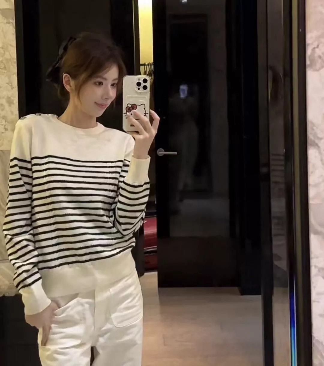 25B 基礎款 白色肩扣條紋羊絨針織上衣｜細柔掛毛工藝｜36 / 38 / 40