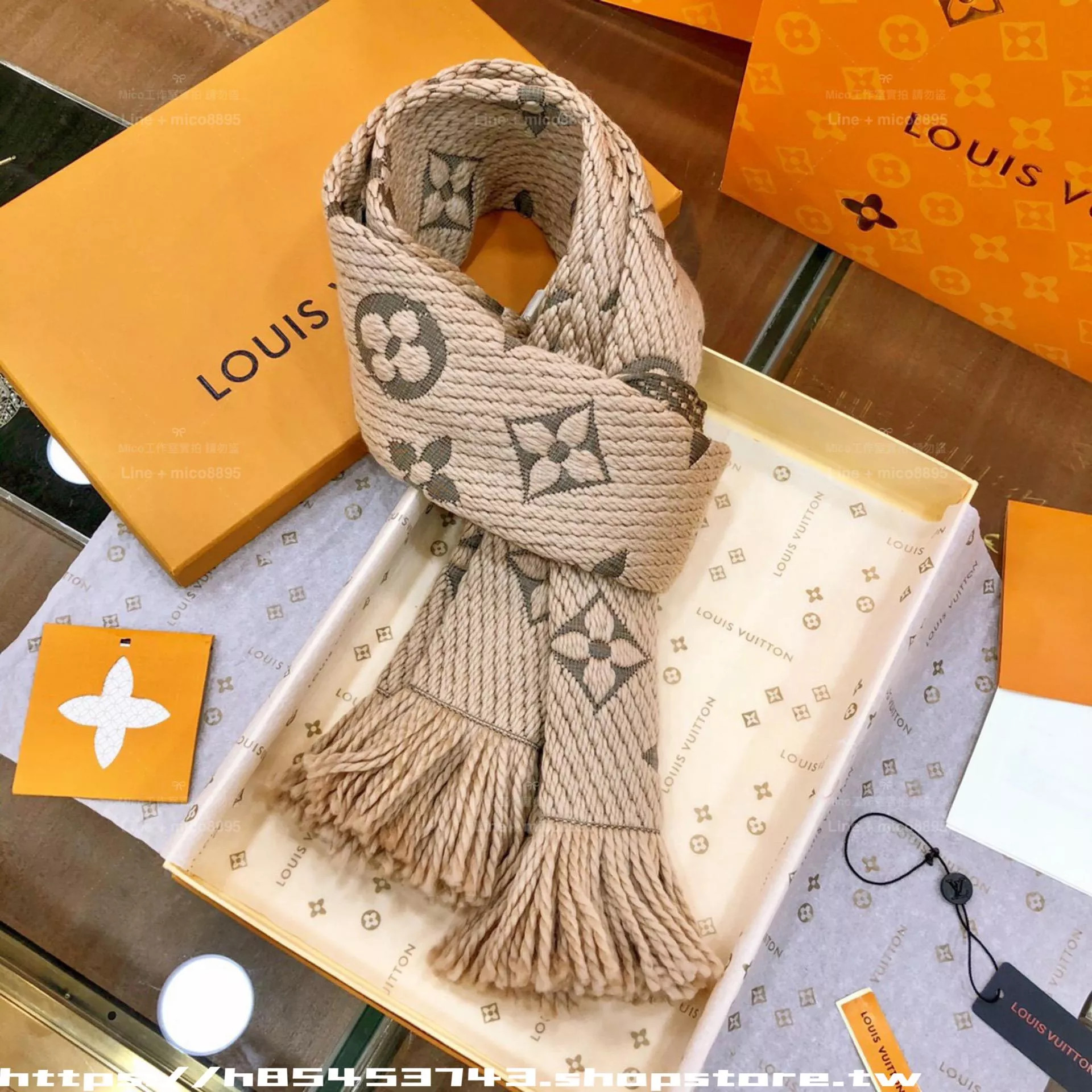 LV 純色款/米色 Monogram 刺繡圍巾｜175×30cm｜手工流蘇款