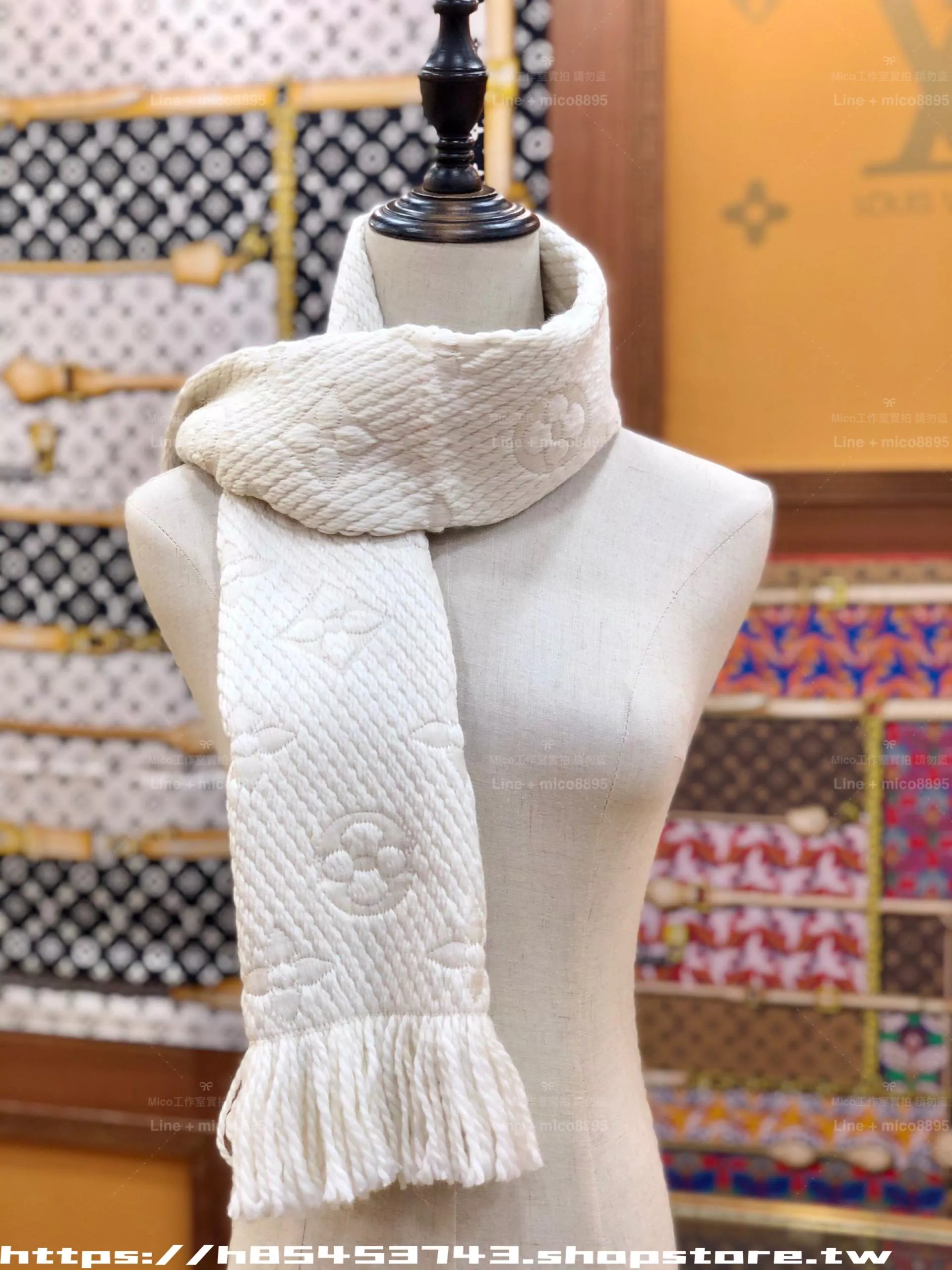 LV 純色款/白色 Monogram 刺繡圍巾｜175×30cm｜手工流蘇款