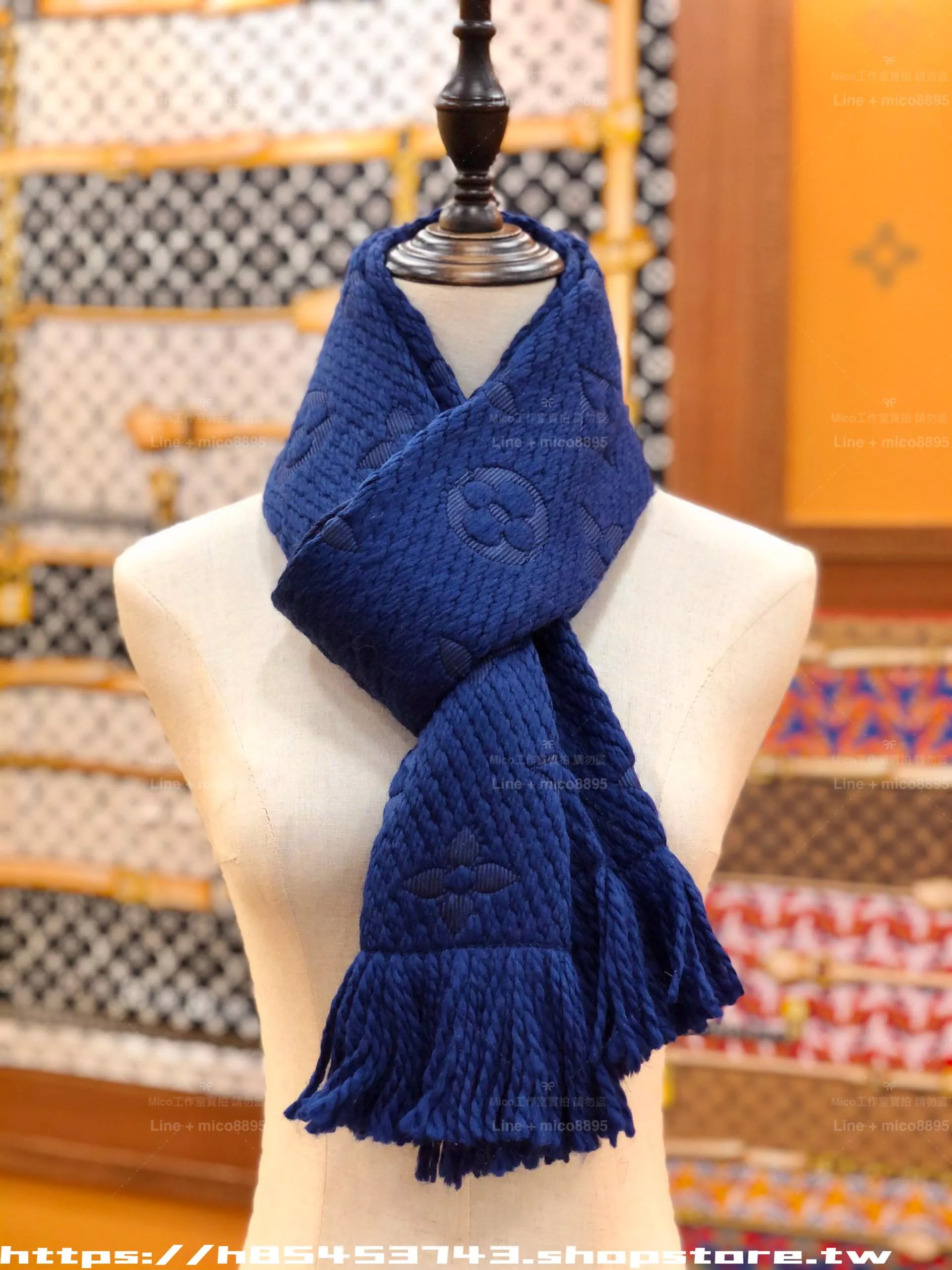 LV 純色款/深藍 Monogram 刺繡圍巾｜175×30cm｜手工流蘇款