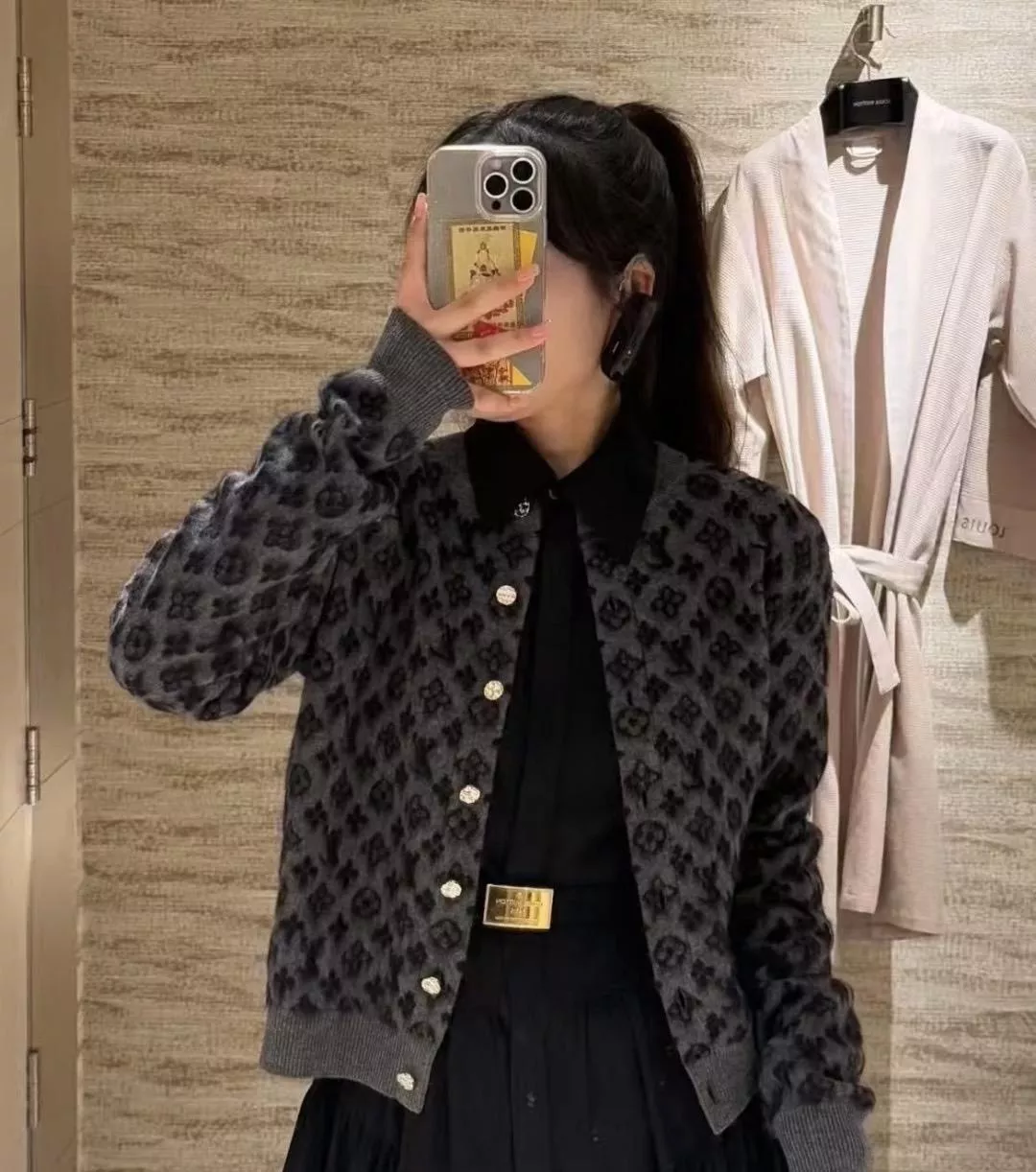 LV (灰色）飛針提花拉絨開衫｜短版拉毛針織外套｜S / M / L