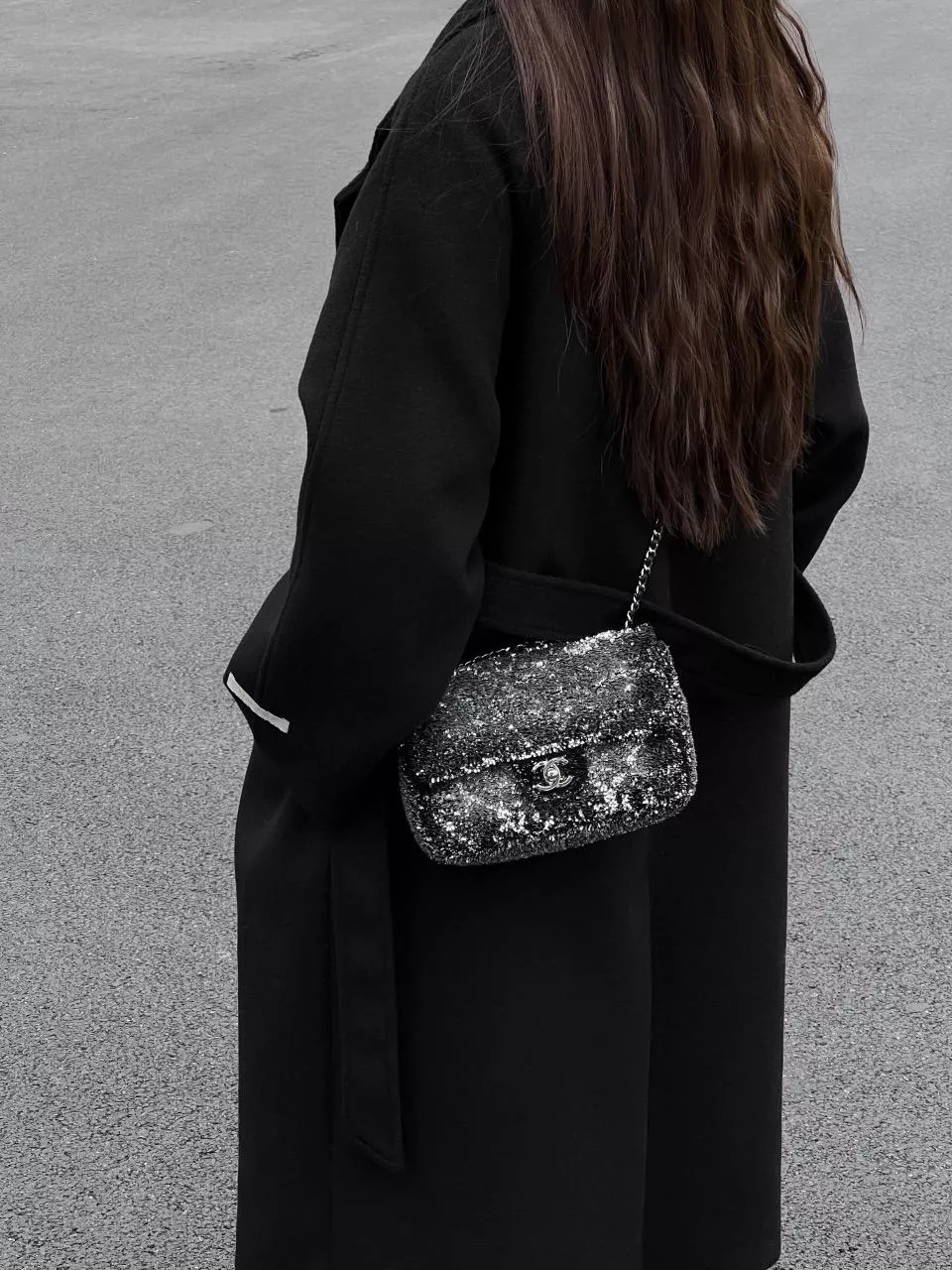 25B CF20 珠片銀 口蓋鏈包｜低調流光・晚宴首選 收藏款