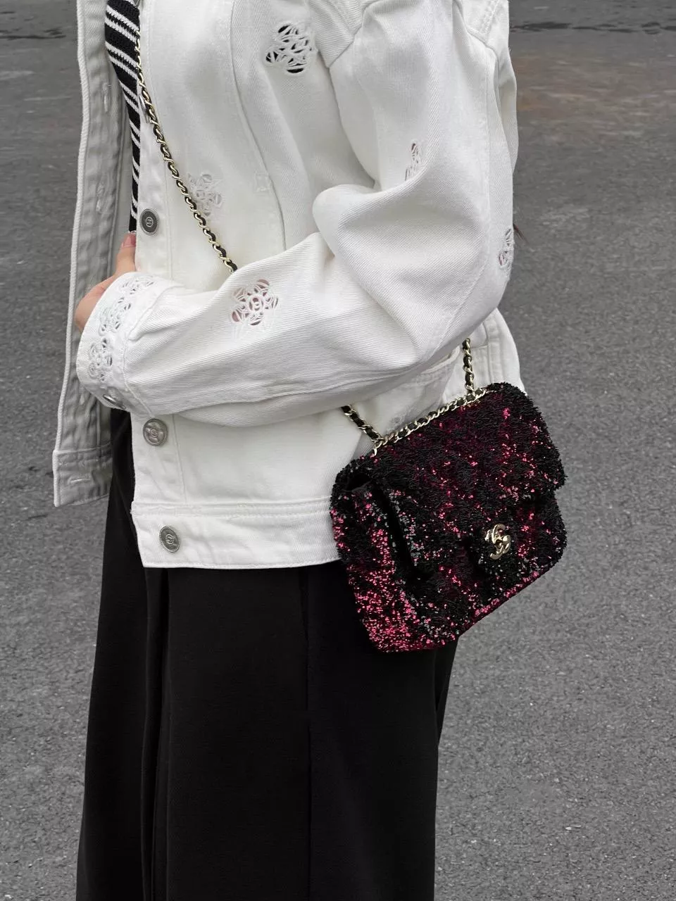 25B CF20 珠片紅 口蓋鏈條包｜低調流光・晚宴首選 收藏款