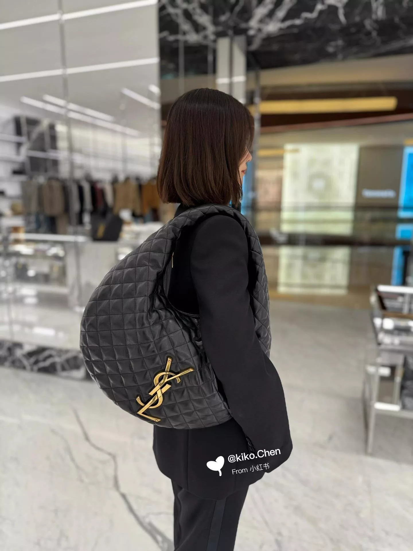 ICARINO 黑色小羊皮 半月包 大號｜蓬鬆絎縫・都會休閒感