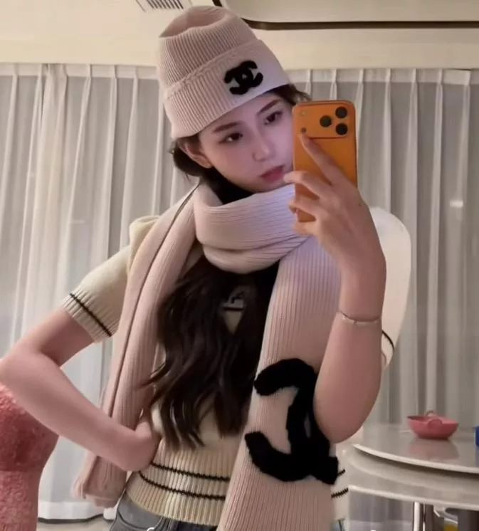 25B 羊絨針織冷帽｜粉黑色經典款｜78%羊絨＋手縫Logo｜Free Size