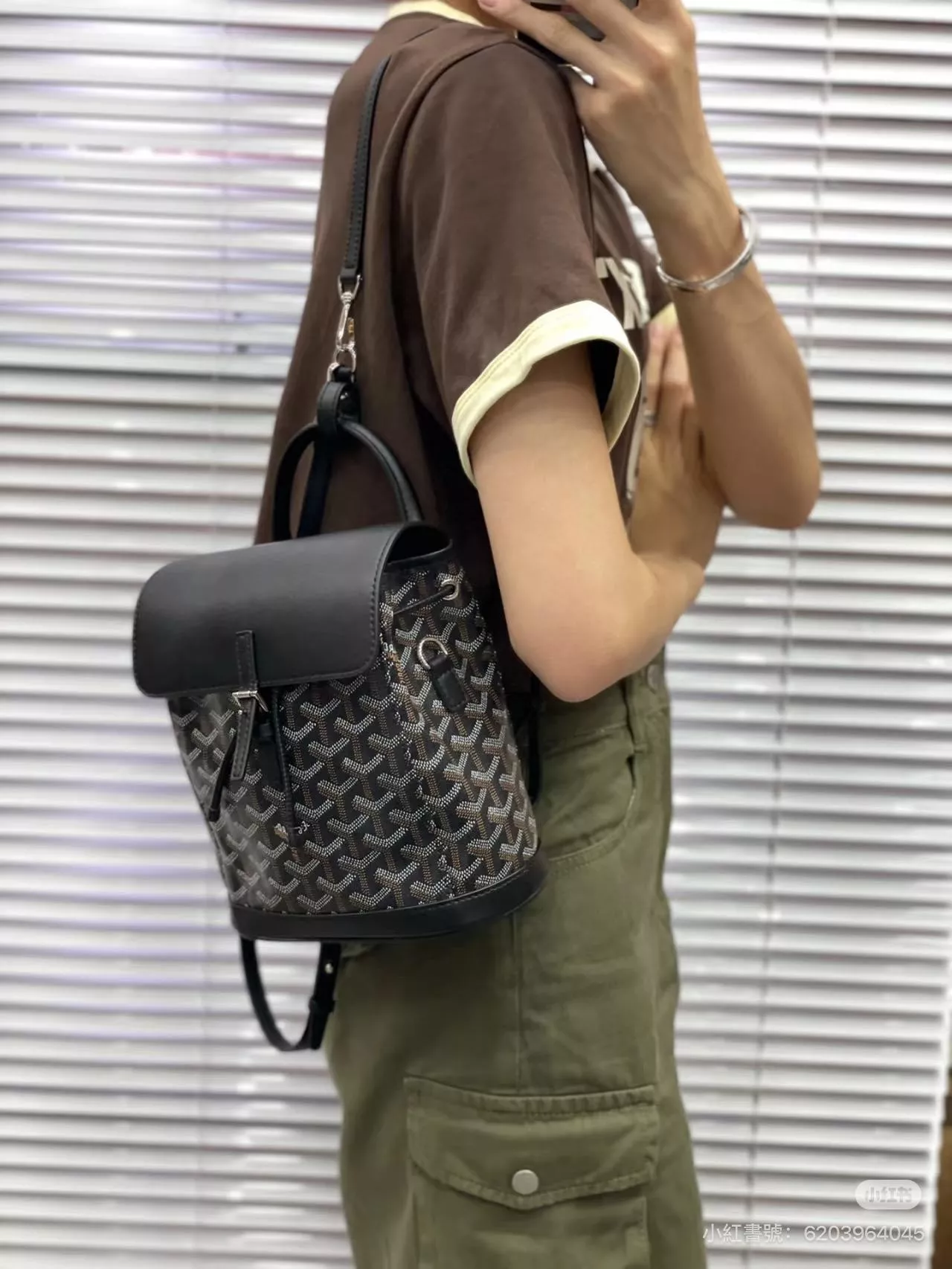 新版本・ mini雙肩包《Alpin》黑色｜頭層牛皮・多種背法｜23cm