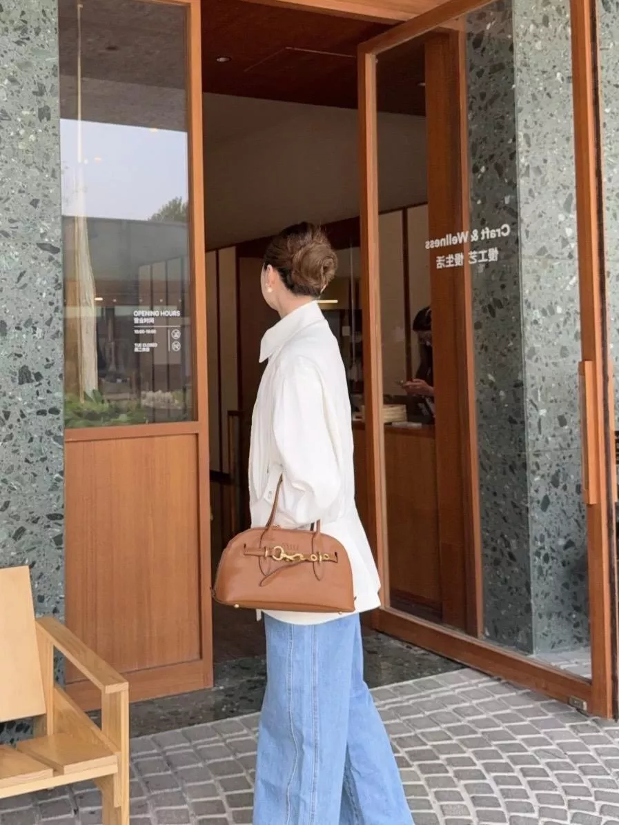 AVENTURE 貝殼包｜橡木色 中號手提斜背包 33cm｜日常通勤款（5BB168）