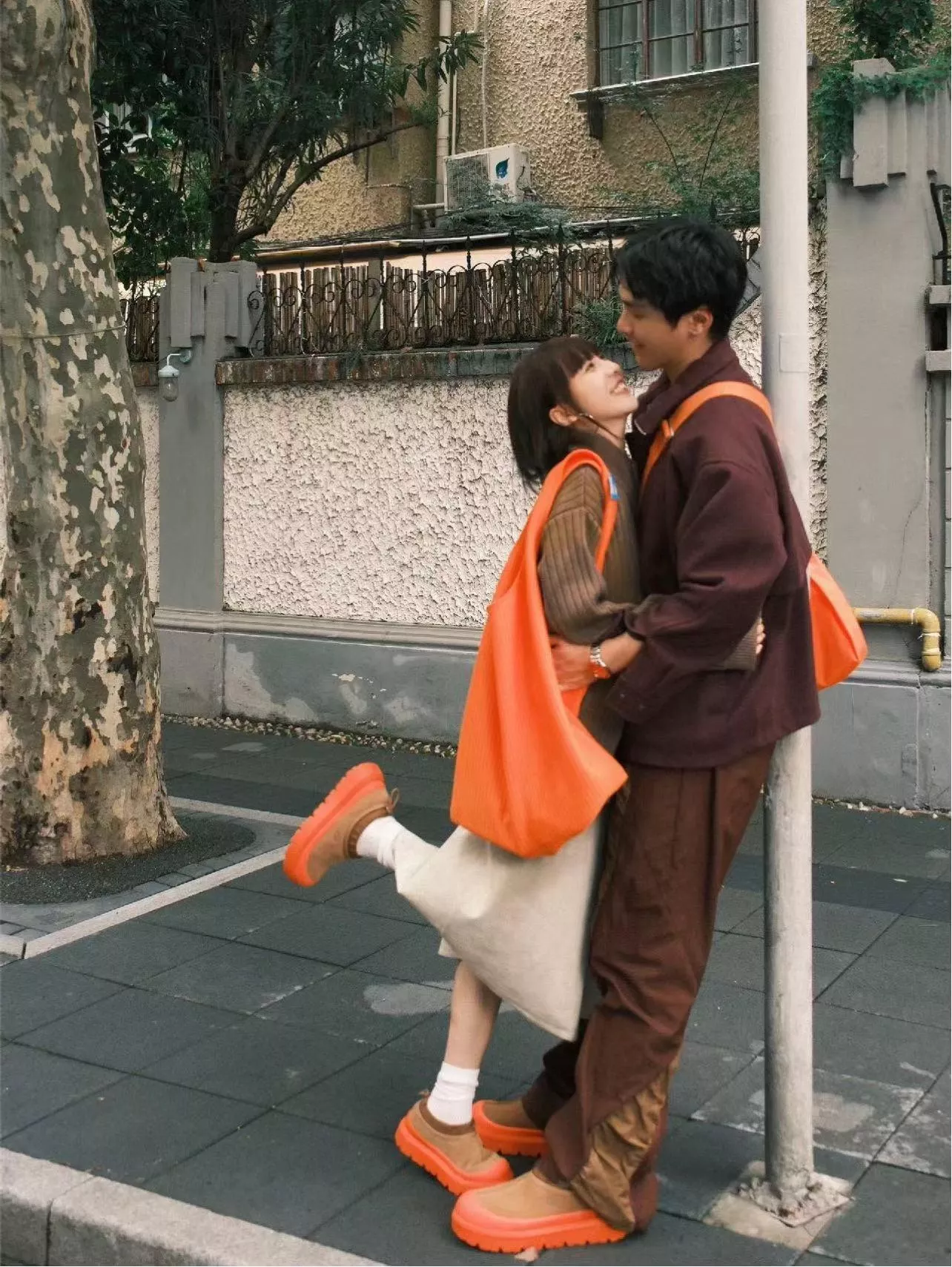 UGG Weather Hybrid 橘色 經典防水短靴｜王一博同款｜35–44碼