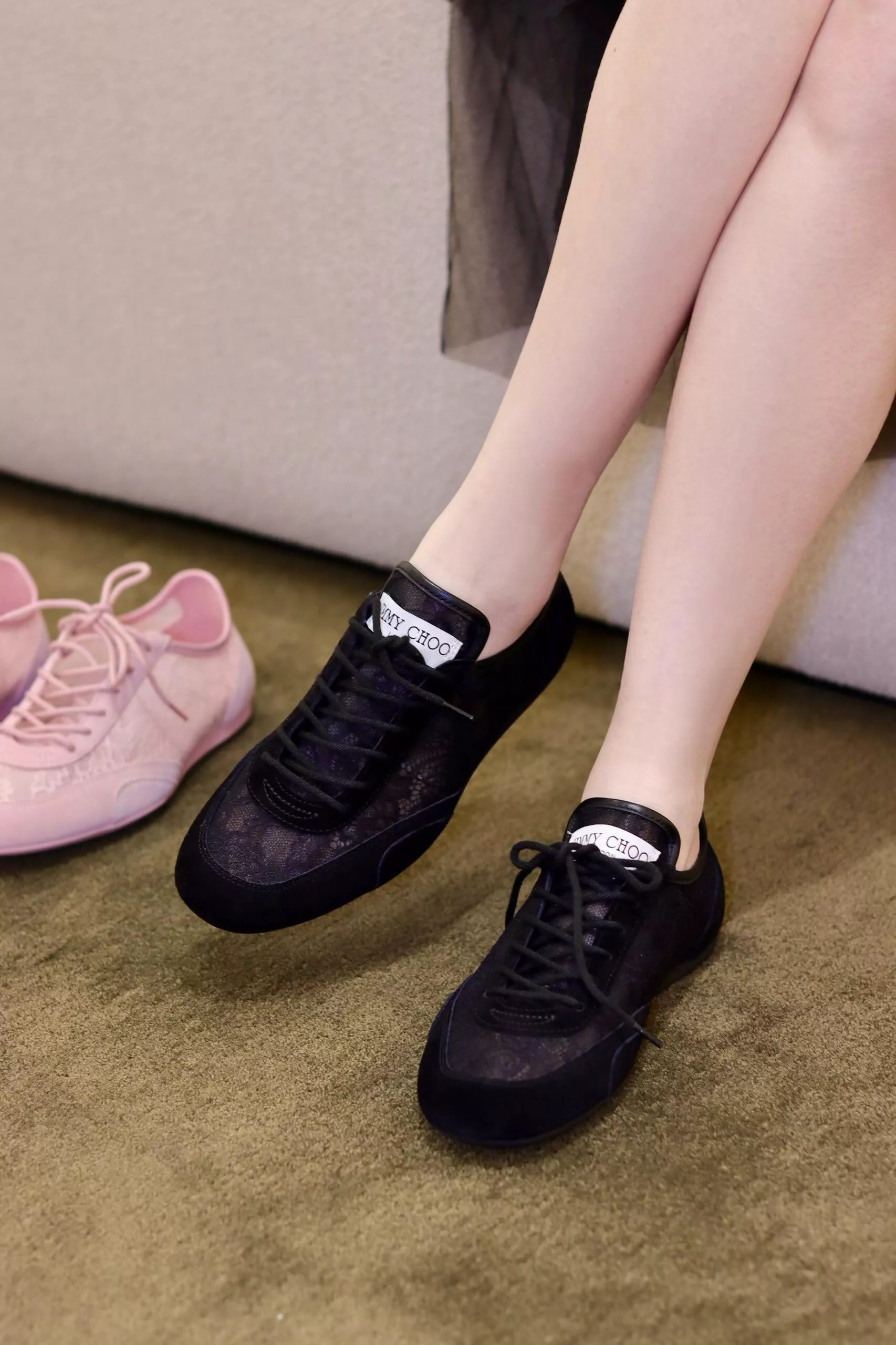 JIMMY CHOO 26S 黑色蕾絲刺繡透氣德訓鞋｜早春新款 35-40