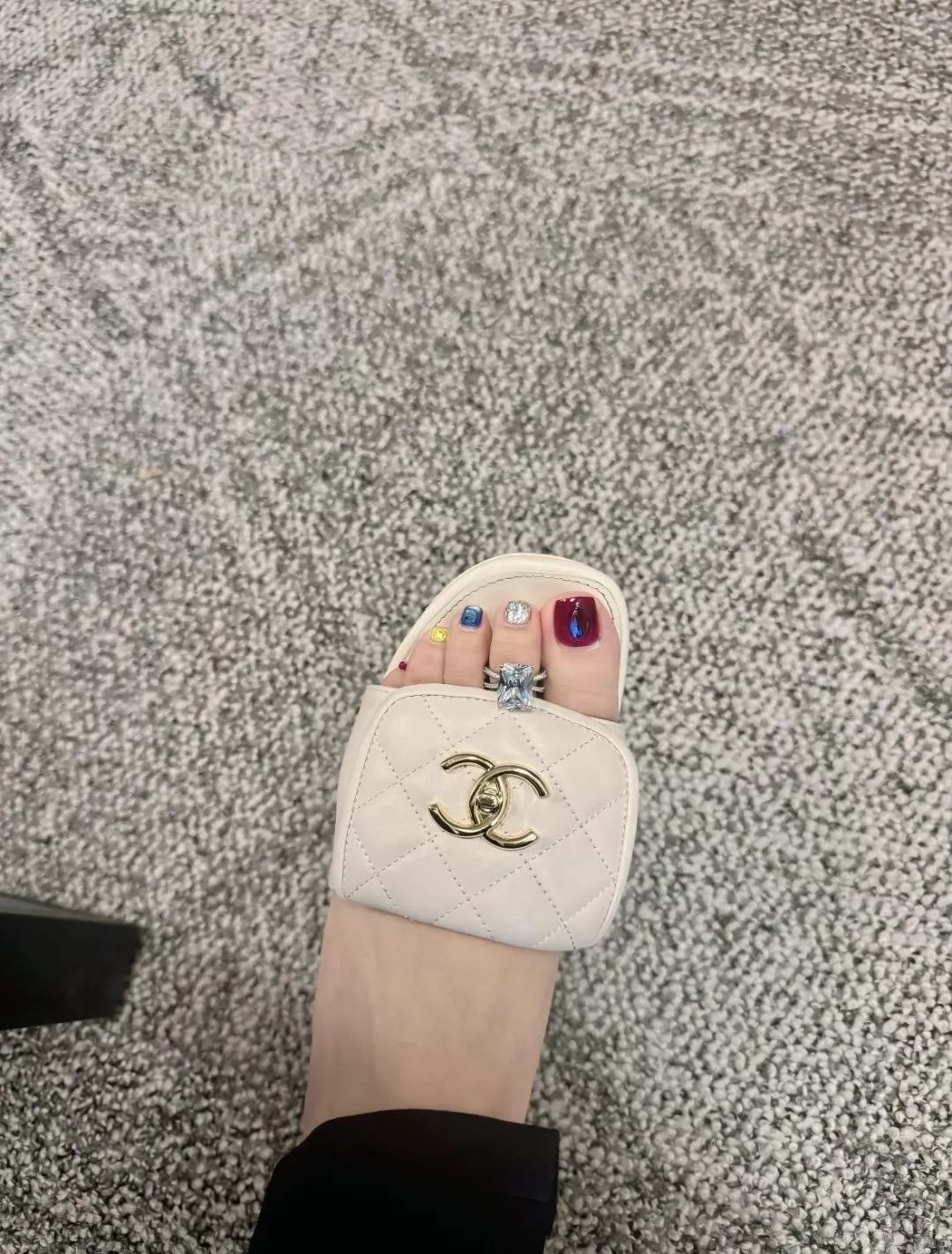 奶油白 小羊皮菱格拖鞋｜書包釦設計平底涼拖｜百搭夏季女鞋｜35–41