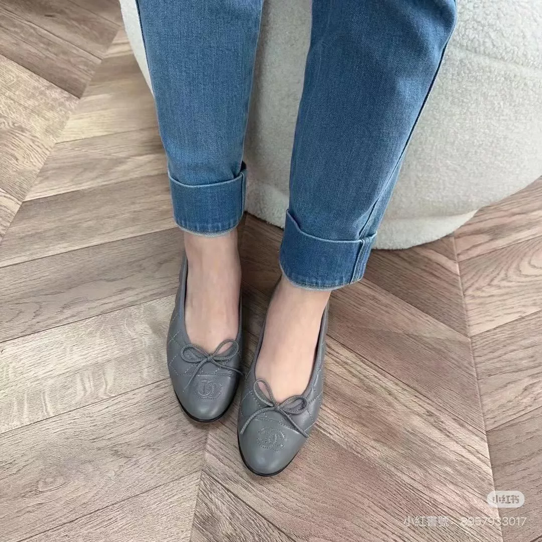 經典款 芭蕾舞鞋｜菱格紋x羊皮 象灰色 平底鞋 娃娃鞋｜法式百搭女鞋｜35–40