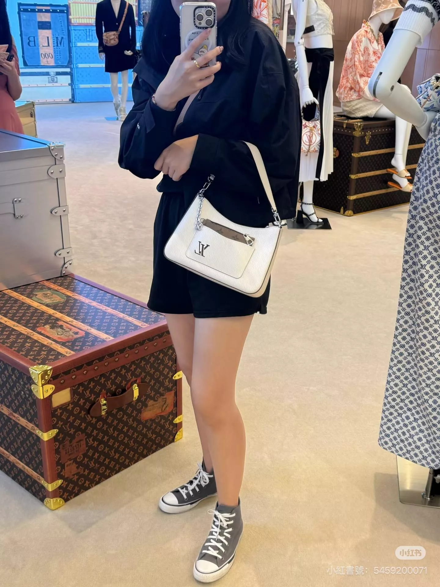 M80688 石英白 Marelle 手袋｜Epi 粒面皮革｜25×15×8cm