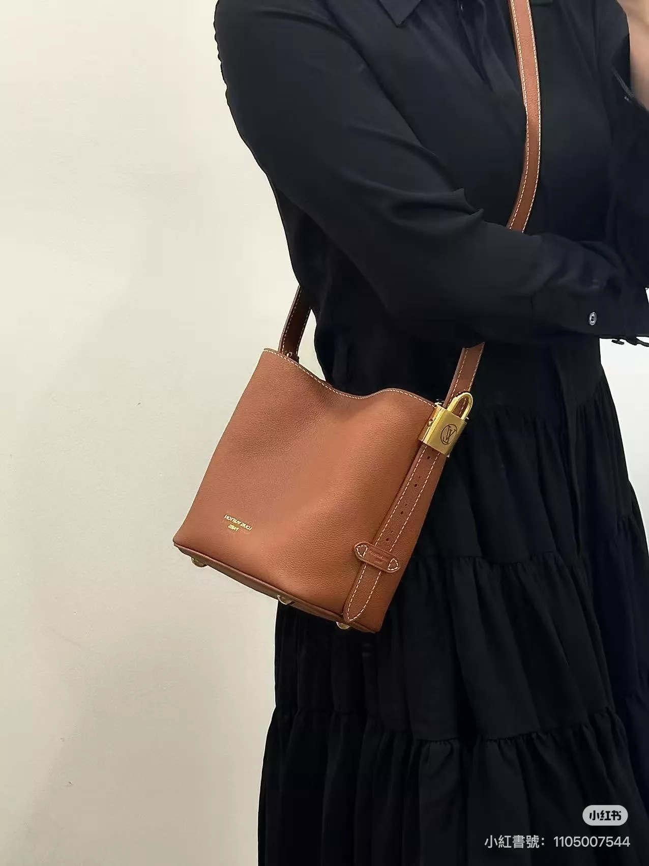 LOW KEY All In BB 手袋｜粒面牛皮革｜m25543 黑色／m14416 棕色 /M25544 軍綠