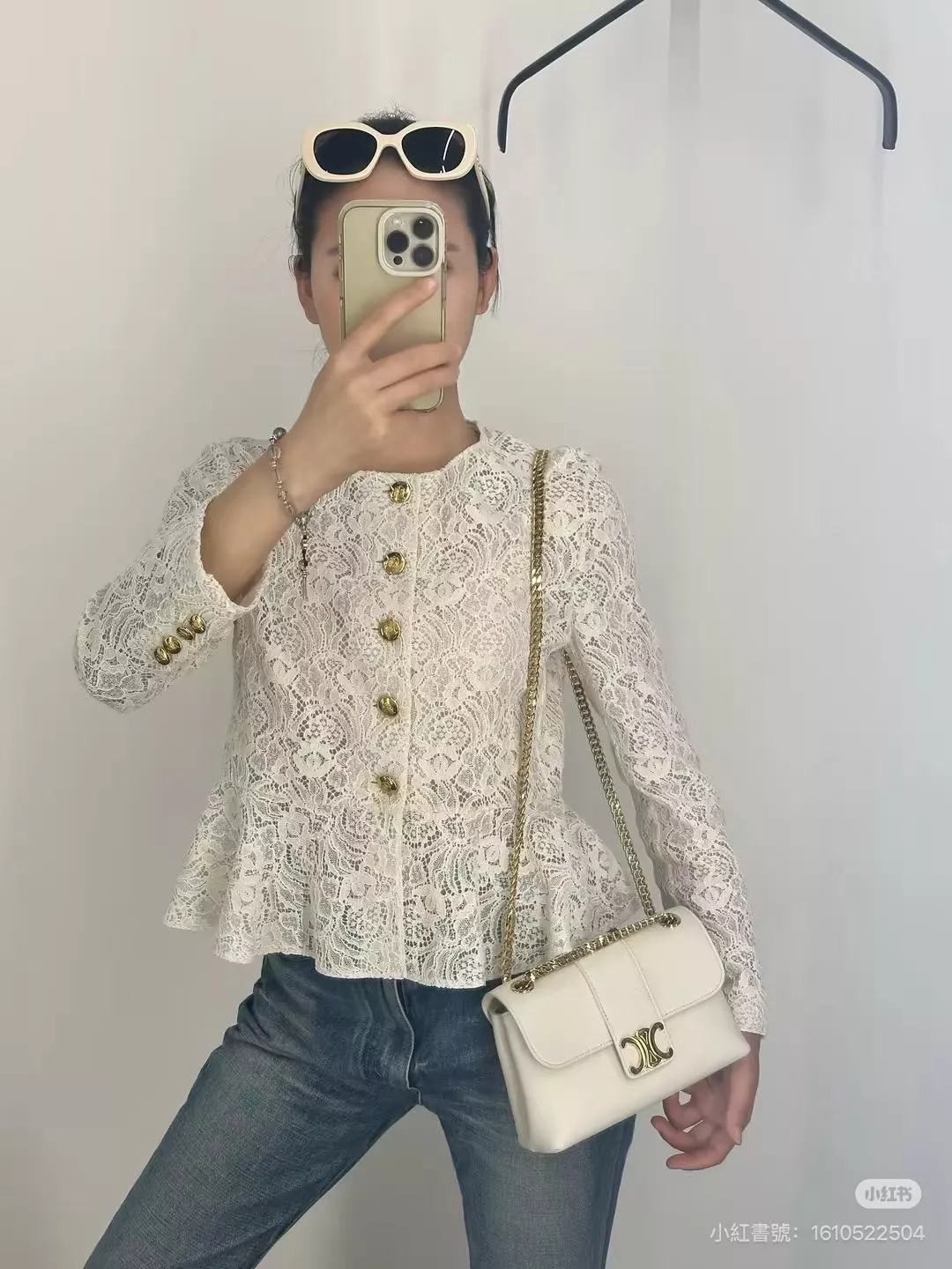 VICTOIRE 小號手袋 勝利包｜白色柔軟牛皮・TRIOMPHE按扣 23cm