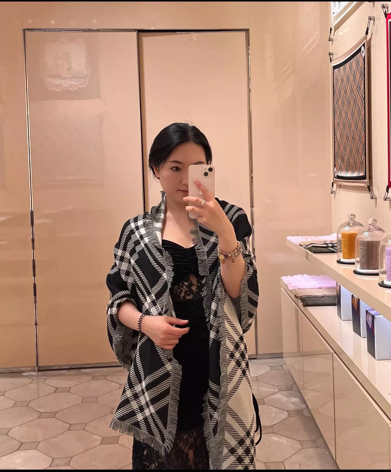 寬版格紋絲毛混紡圍巾｜黑灰色・雙面設計