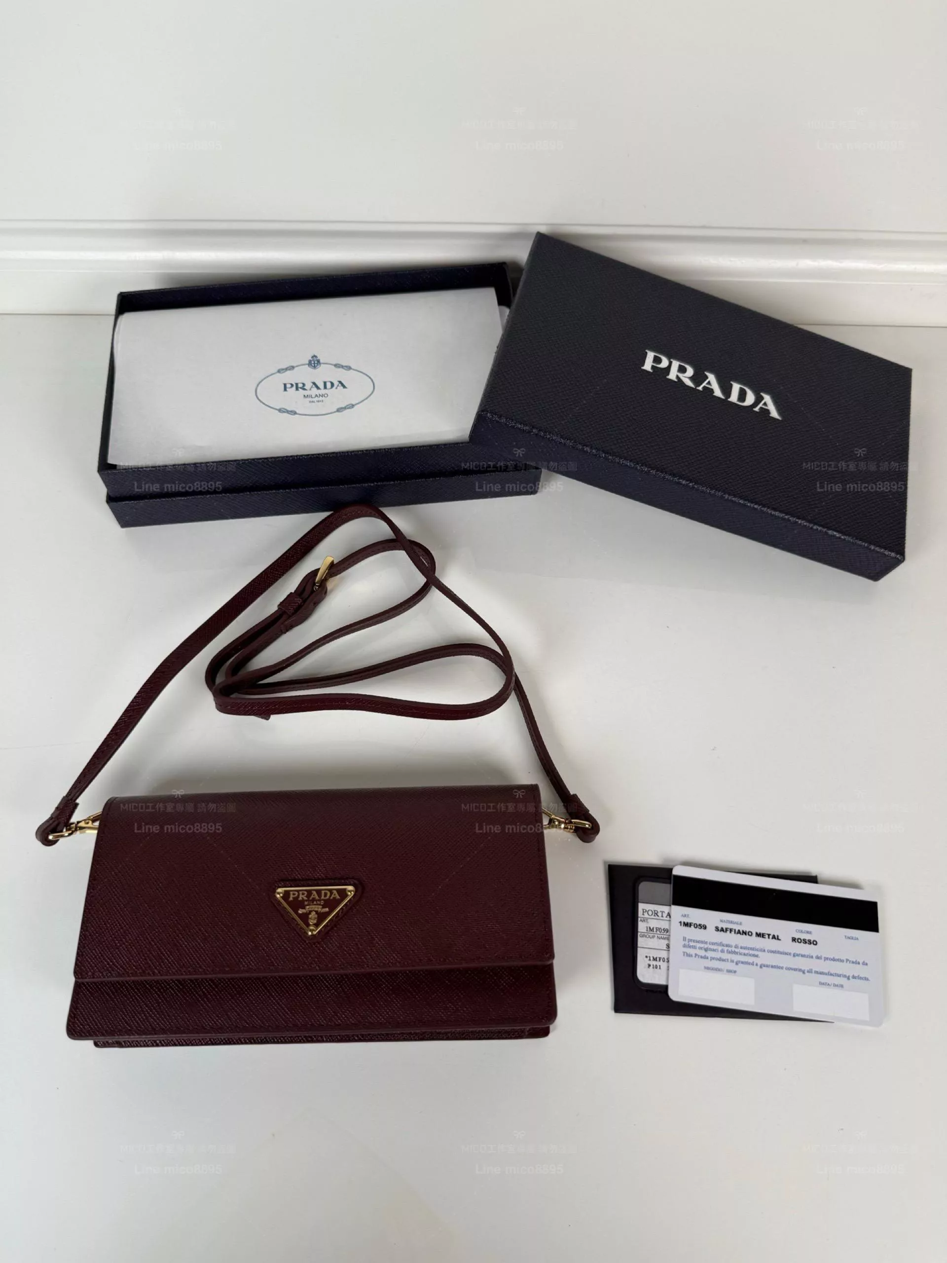 1MF059 波爾多紅｜翻蓋式多功能斜挎錢包／WOC（可拆肩帶