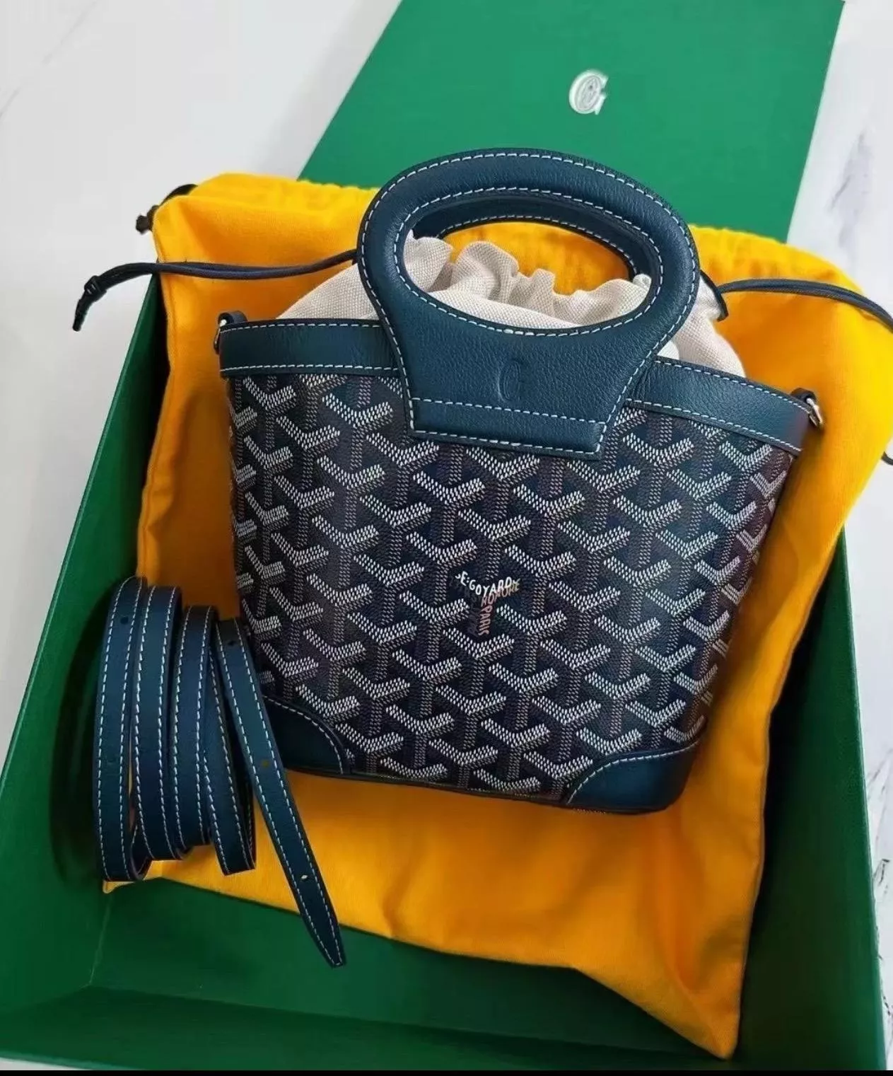 Goyard 深藍色 Beluga Mini 束口水桶包 菜籃子｜手提肩背兩用款 23cm