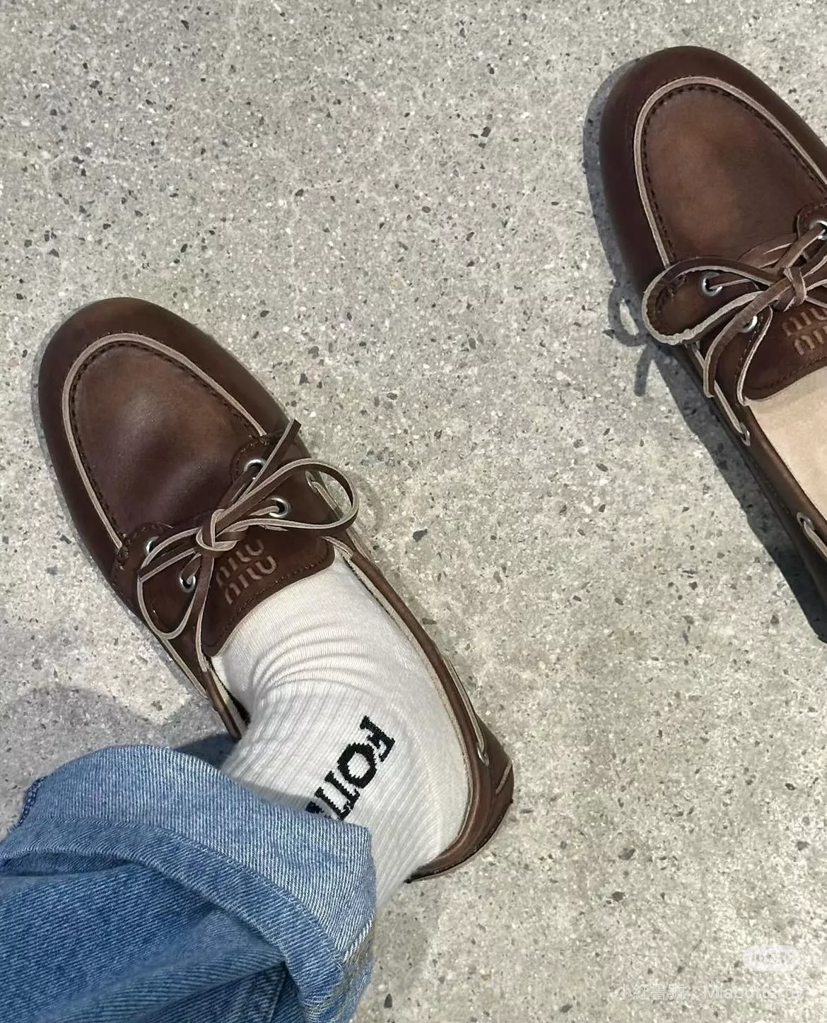 Miu Miu 學院風 咖色系帶樂福鞋｜做舊牛皮・蝴蝶結抽繩款