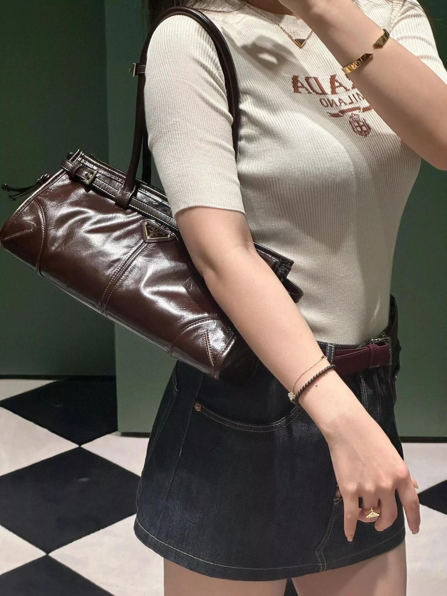 Prada Bonnie 中號皮革手袋 深棕色 Soft Lux 油蠟皮包｜長肩帶版本 32cm