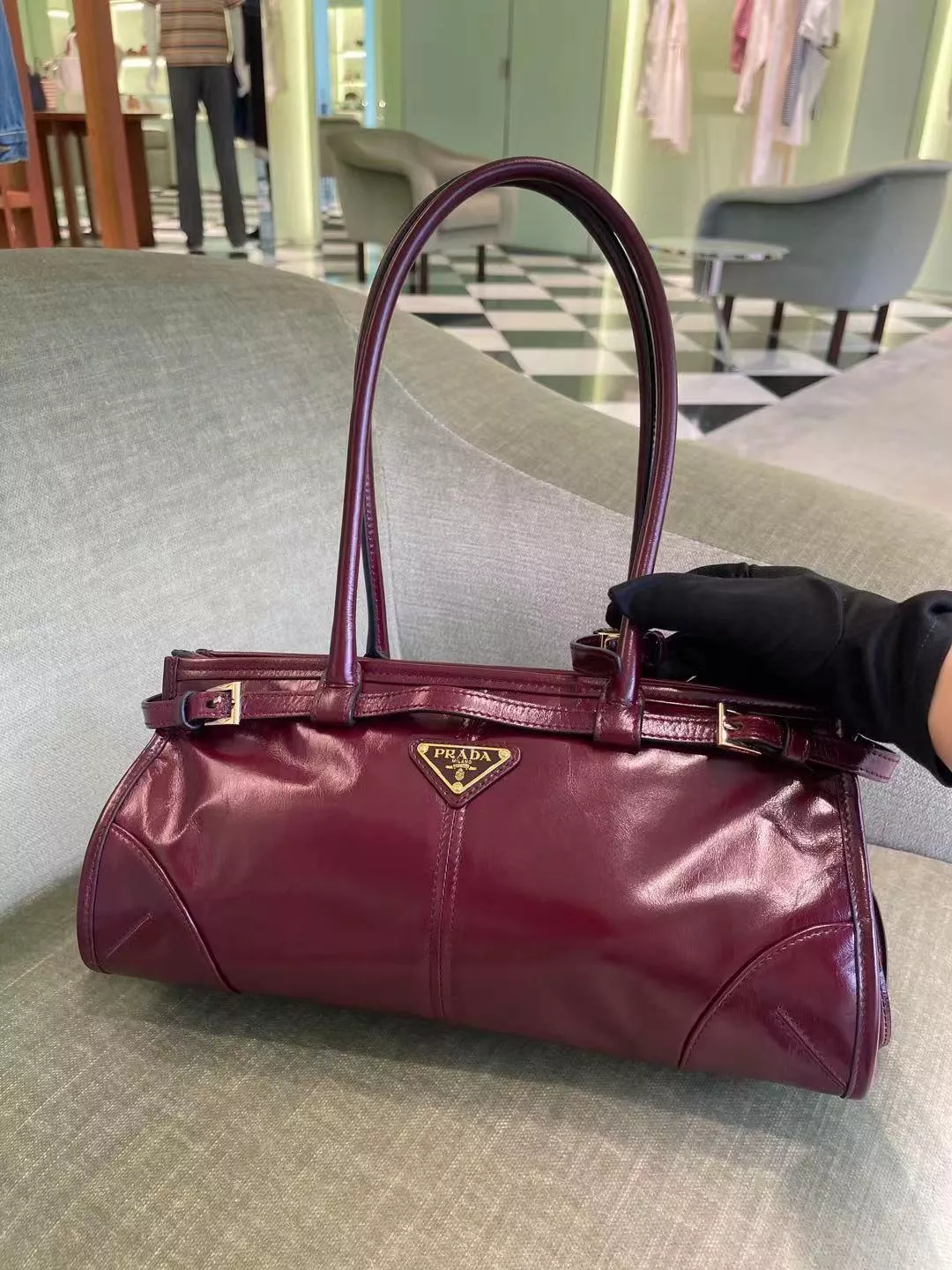 Prada Bonnie 中號皮革手袋 酒紅 Soft Lux 油蠟皮包｜長肩帶版本 32cm