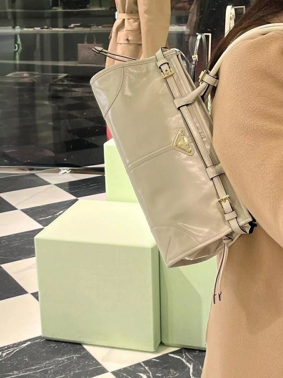 Prada Bonnie 中號皮革手袋 杏色 Soft Lux 油蠟皮包｜長肩帶版本 32cm