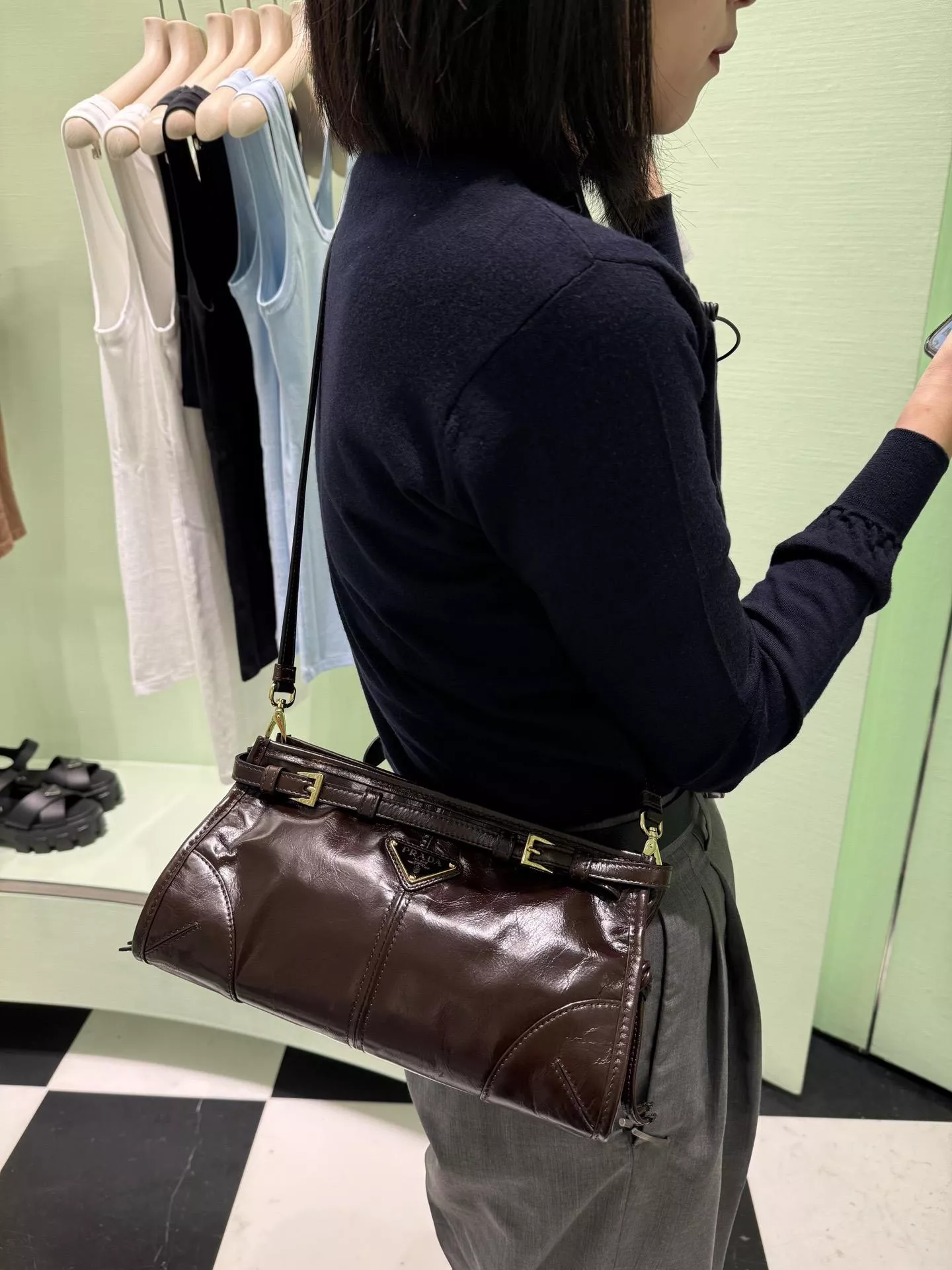 Prada Bonnie 深棕色 皮革小號肩背袋 Soft Lux 油蠟皮革斜挎包