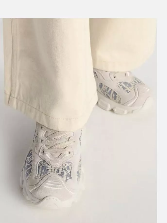 Chrono 運動鞋 字母牛仔色刺繡運動鞋｜拼接麂皮網布設計｜4cm厚底休閒鞋