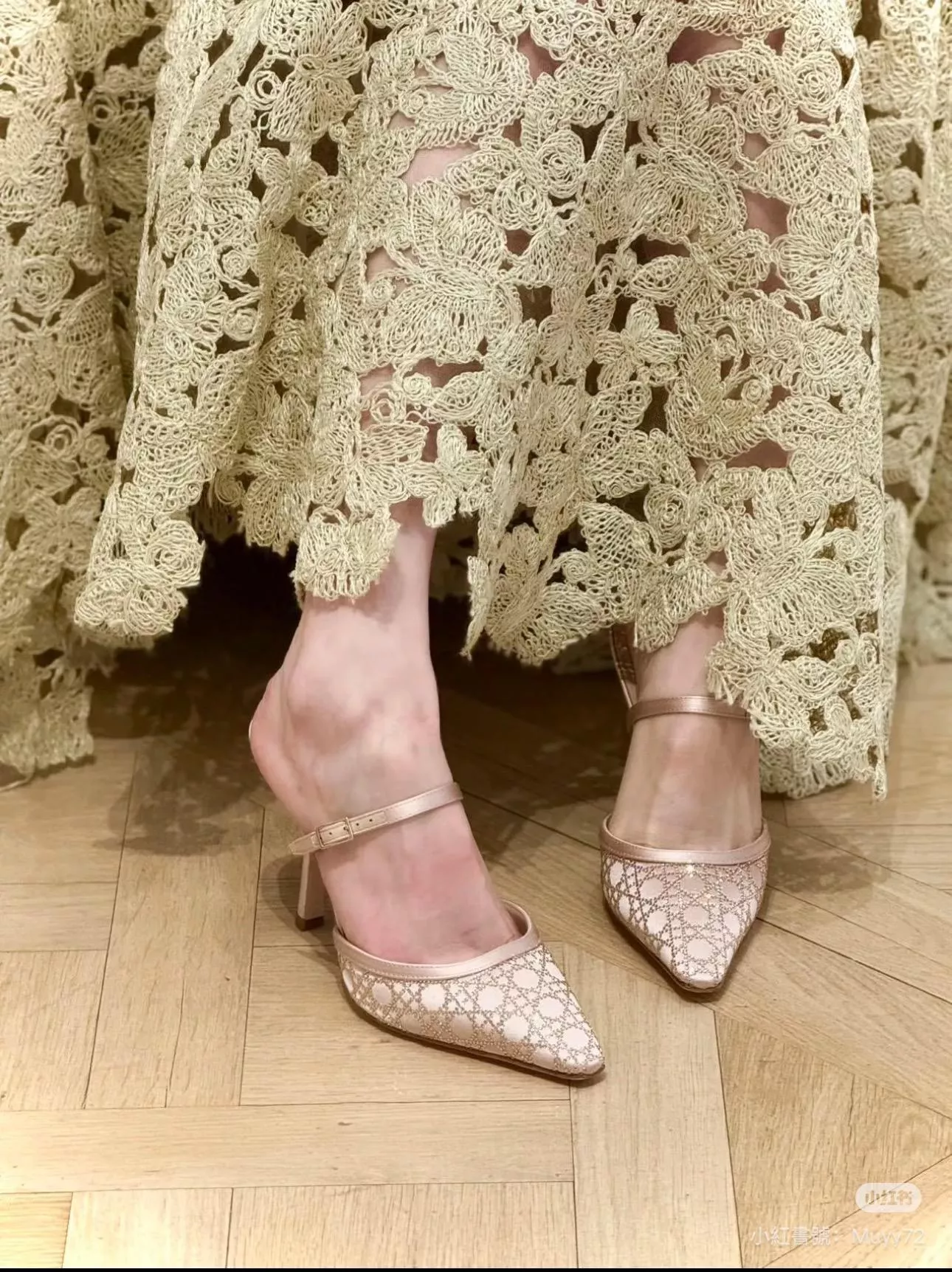 DIOR 粉色緞面字母燙鑽高跟涼鞋｜鏤空設計｜9.5cm細跟｜35-39