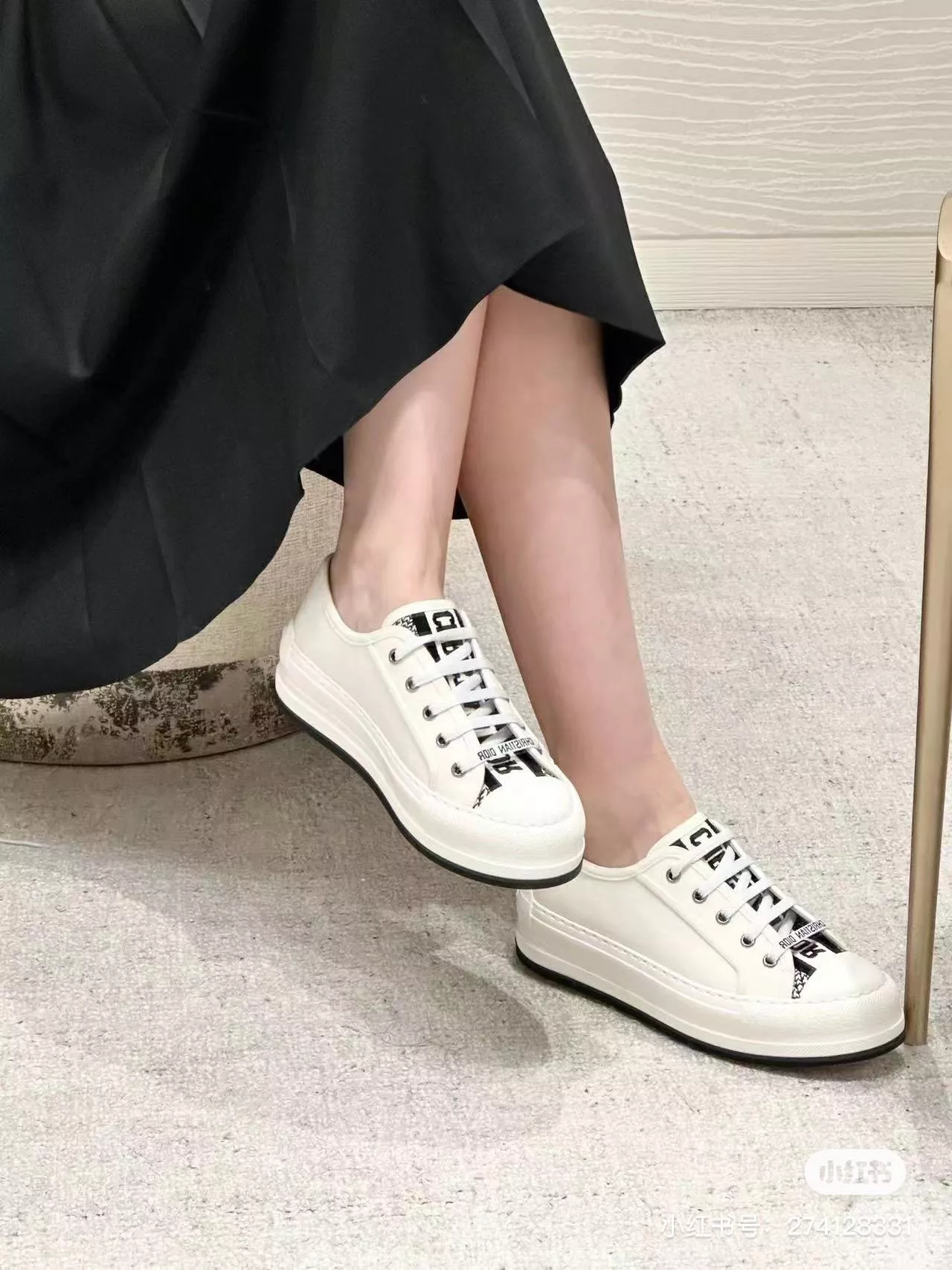 白底素面厚底運動鞋｜立體刺繡設計｜厚底休閒鞋｜35-39