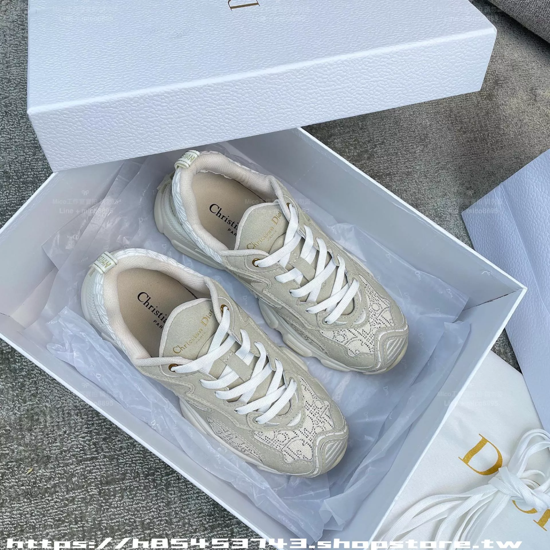 Chrono 運動鞋 黑色字母刺繡運動鞋｜拼接麂皮網布設計｜4cm厚底休閒鞋