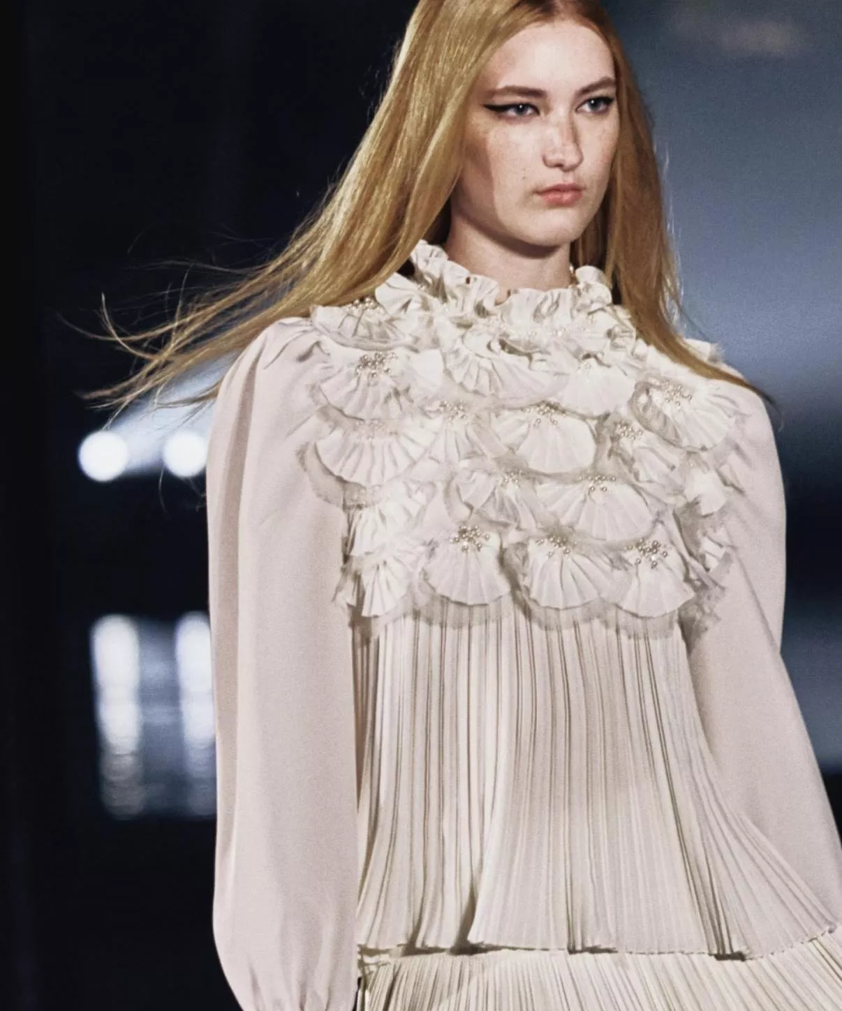 CHANEL 立體花瓣珍珠真絲襯衫｜荷葉邊立領真絲上衣｜優雅氣質襯衫｜36/38/40/42