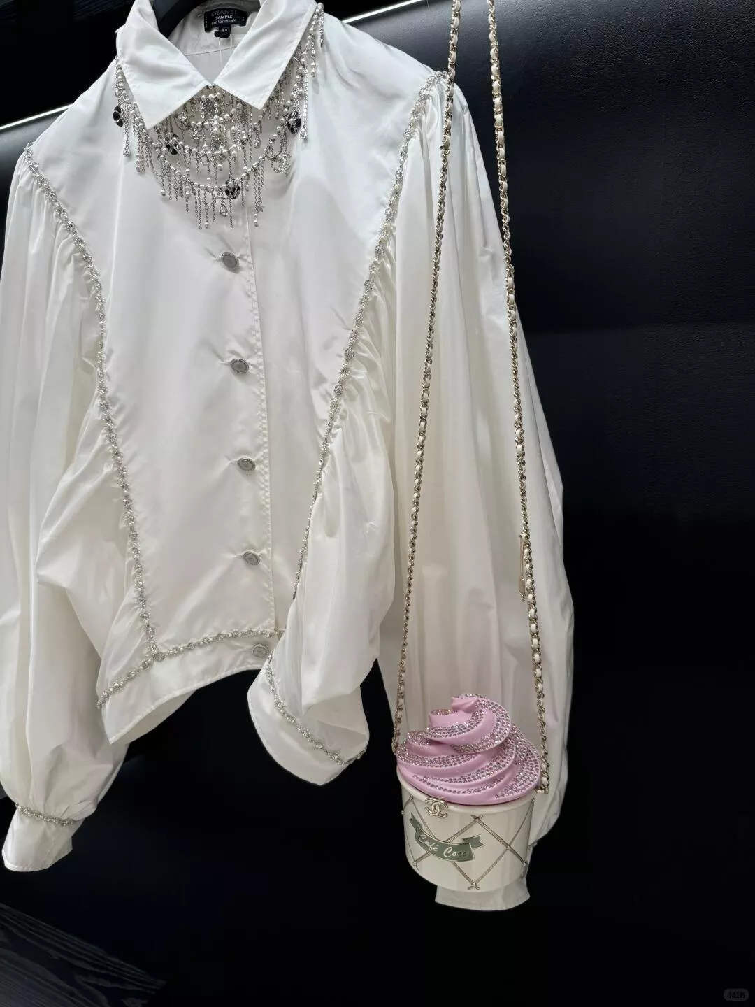 CHANEL 26s 水鑽珍珠泡泡袖真絲襯衫｜優雅立領襯衫｜氣質長袖上衣｜36/38/40/42