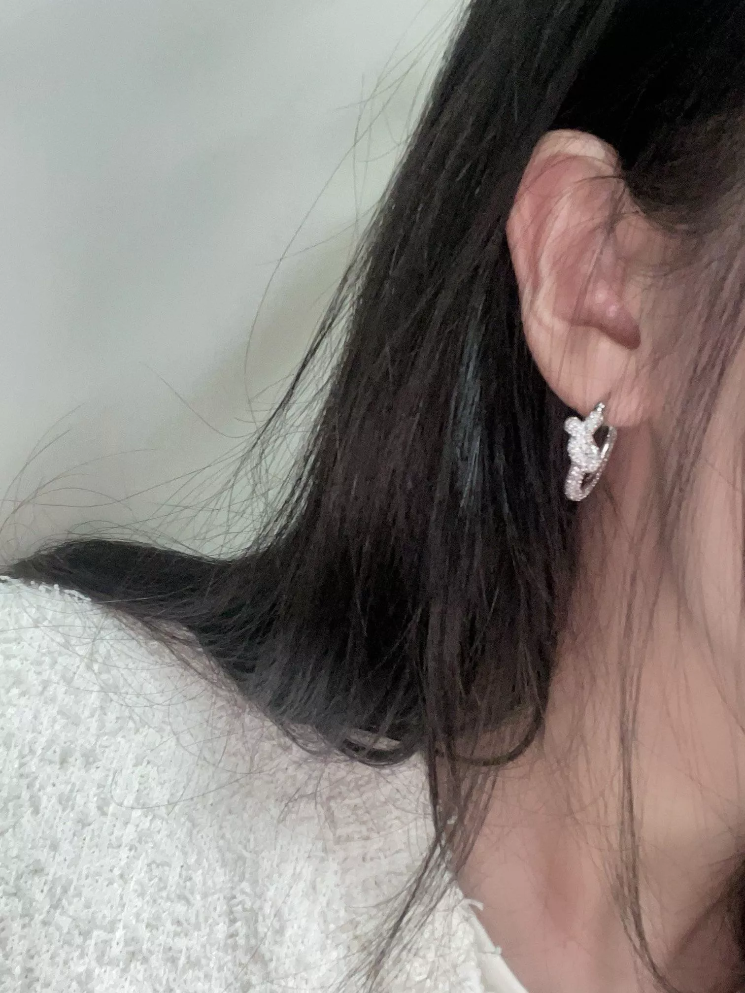 滿鑽打結設計耳環｜高級感閃鑽耳圈