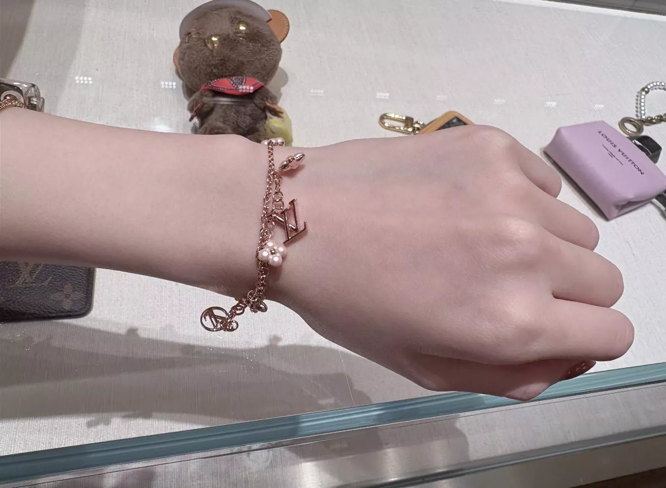 Floragram 粉珠小花吊飾手鍊｜玫瑰金花朵手鏈