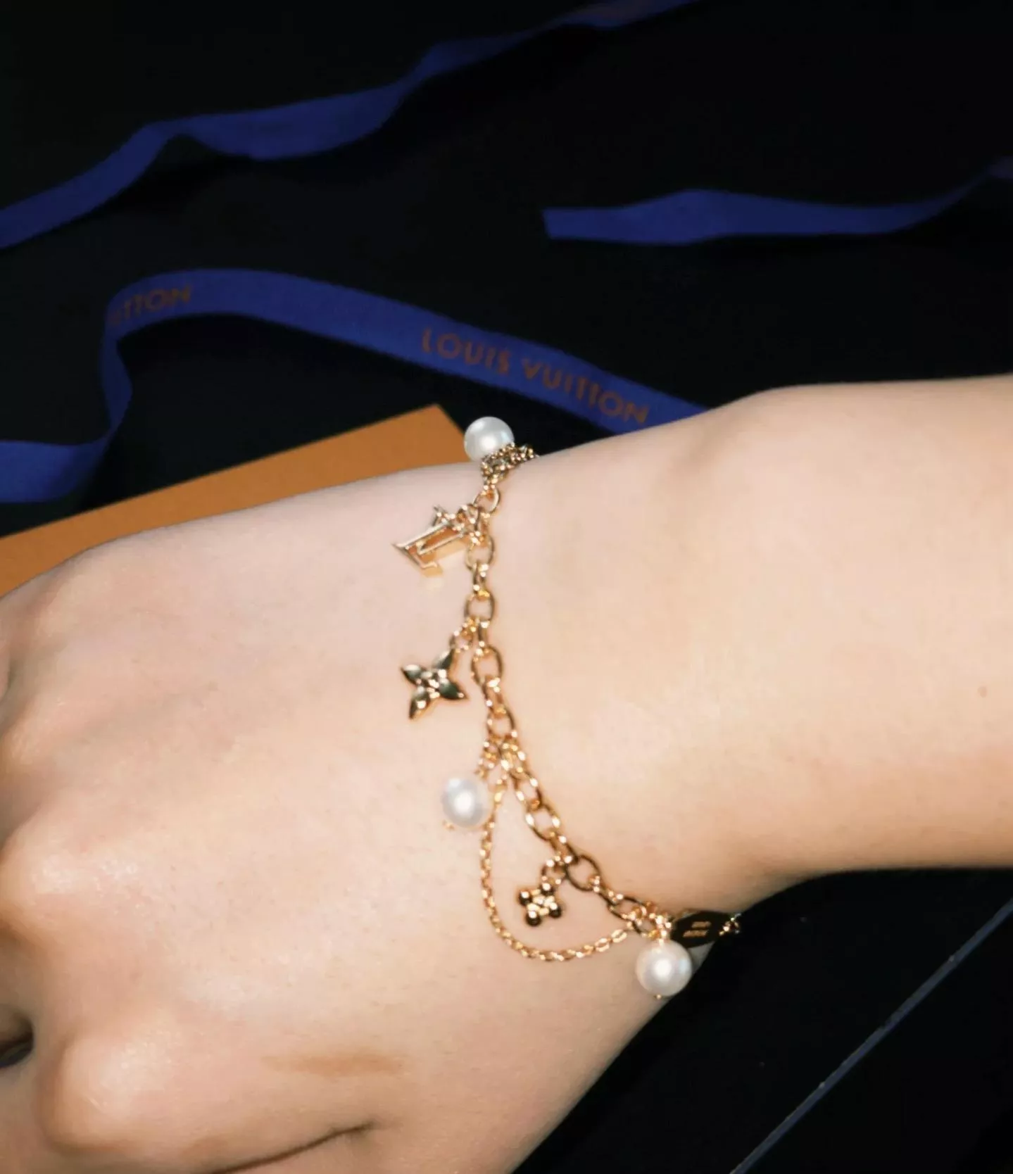 Floragram 花朵珍珠流蘇手鍊｜雙層細鏈吊飾手鏈 可調節長度