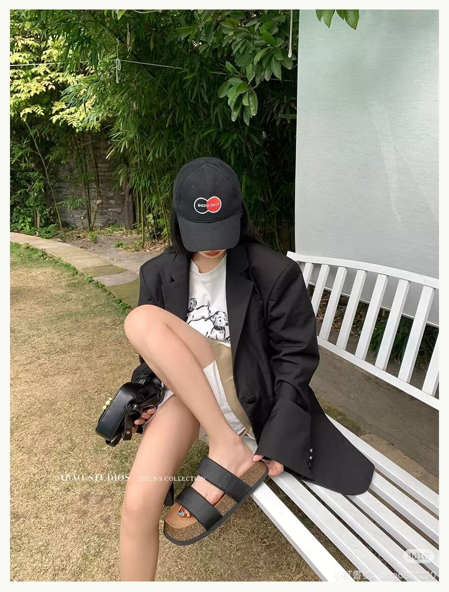 BALENCIAGA 萬事達系列字母刺繡棒球帽｜斜紋磨毛面料｜運動風可調節帽款