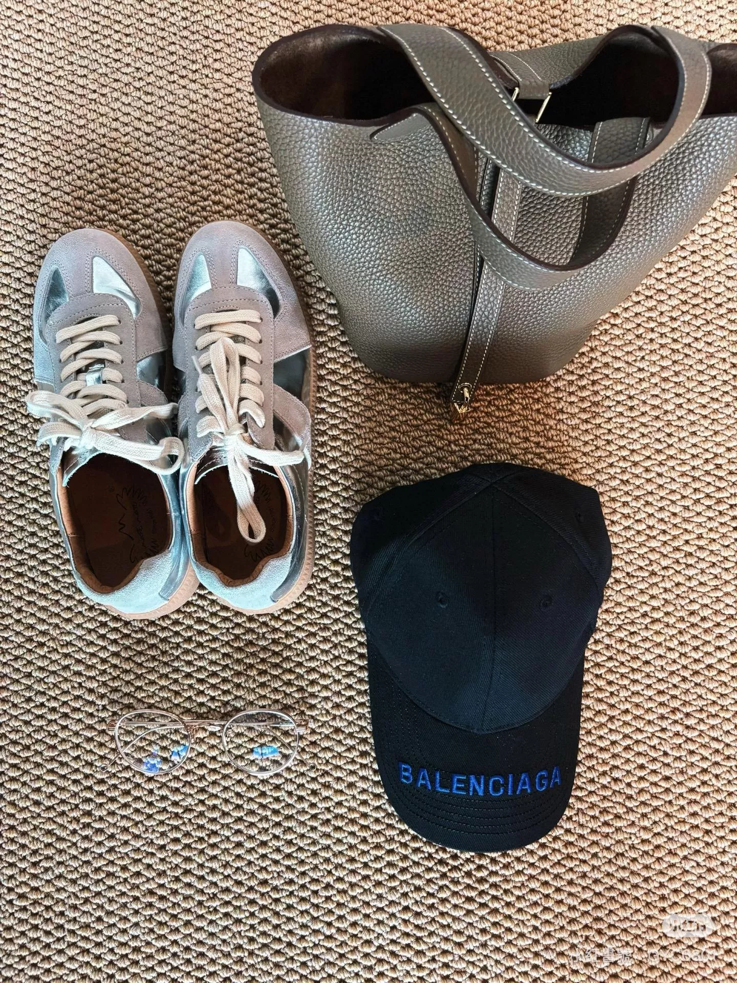 BALENCIAGA 黑底藍字 字母刺繡棒球帽｜斜紋磨毛面料｜運動休閒帽