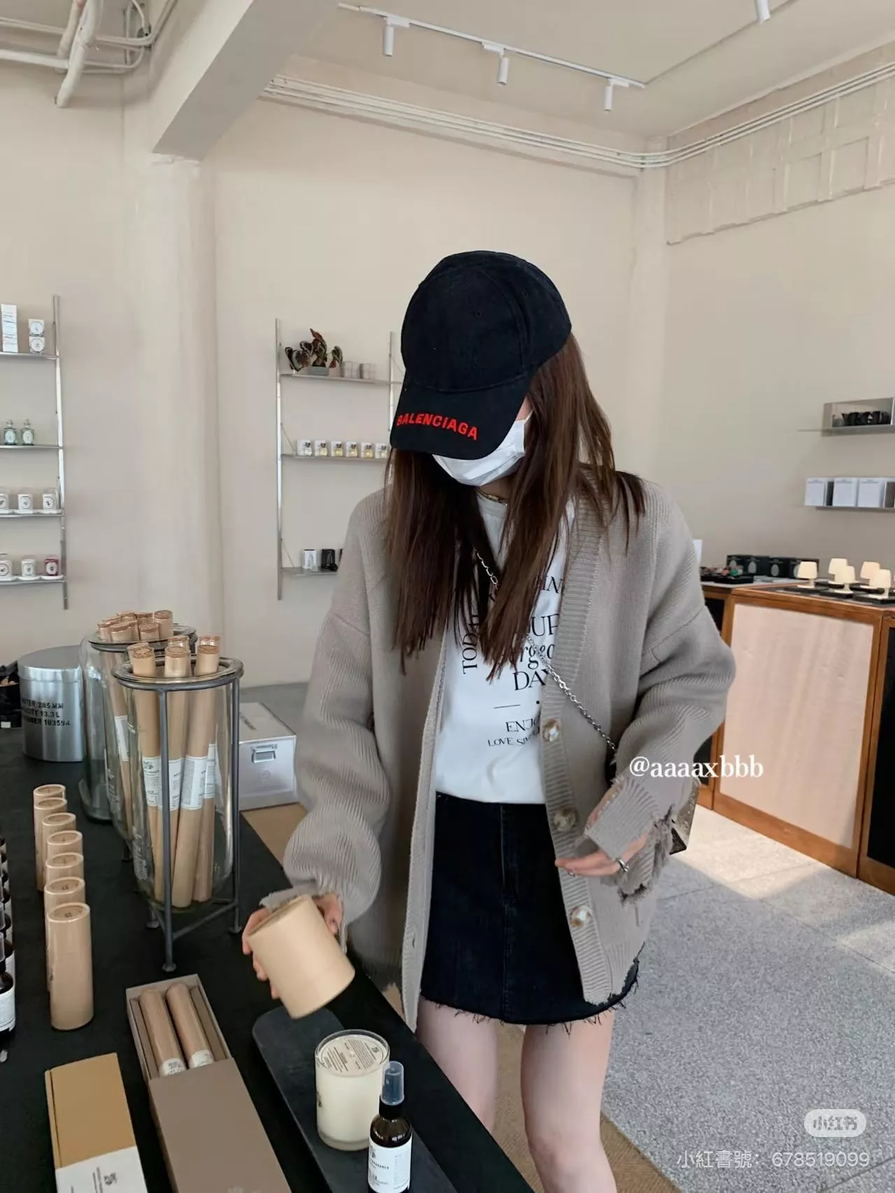 BALENCIAGA （黑底紅字）字母刺繡棒球帽｜斜紋磨毛面料｜運動休閒帽