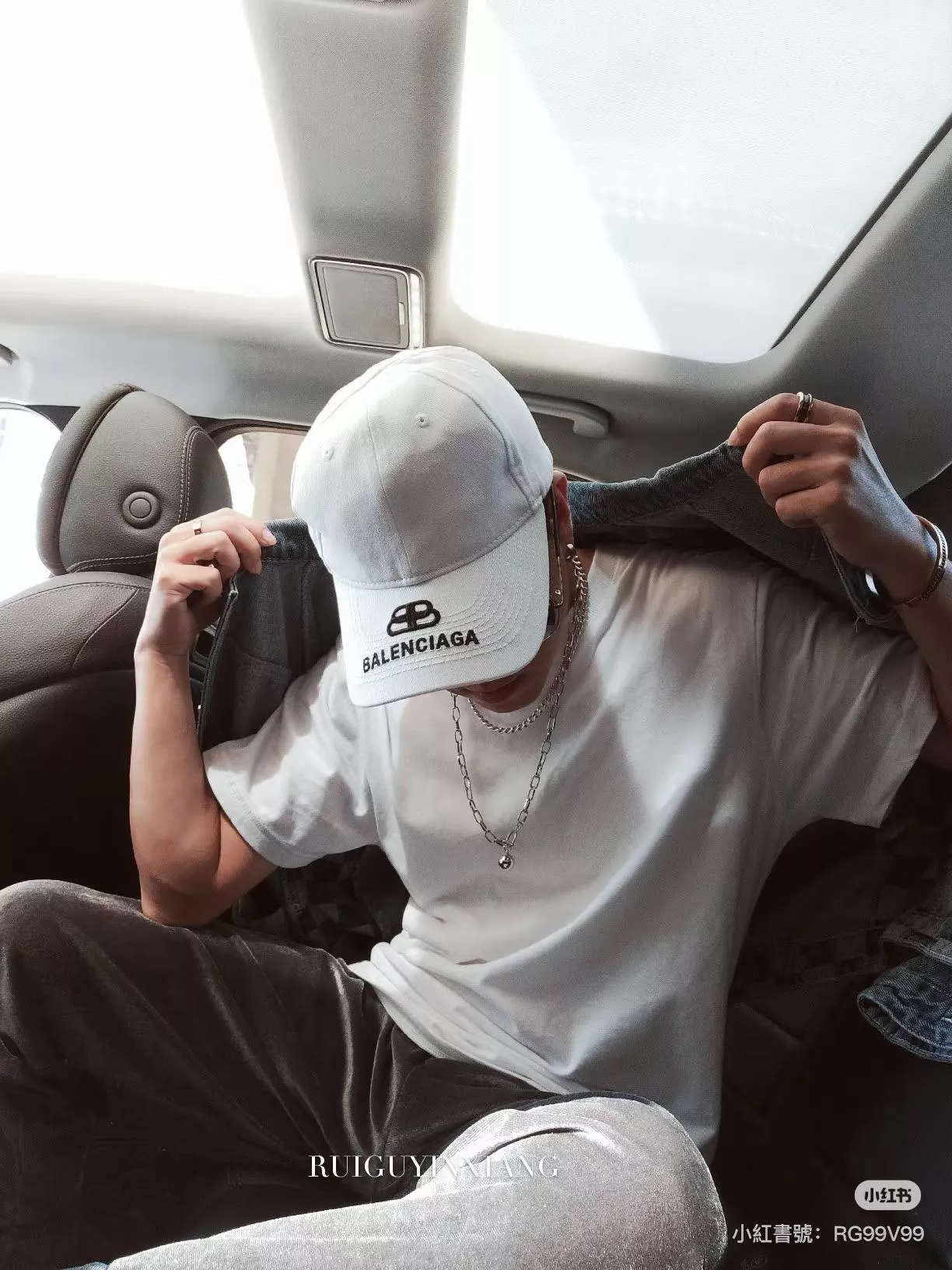 BALENCIAGA 白色 雙B刺繡設計｜極簡街頭風棒球帽 百搭款