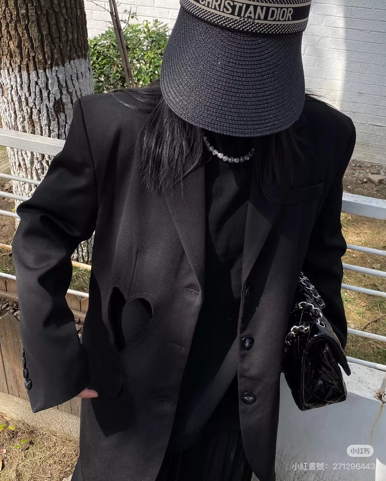 DIOR 黑色拉菲草 字母草編遮陽帽｜編織草帽設計｜夏季防曬帽