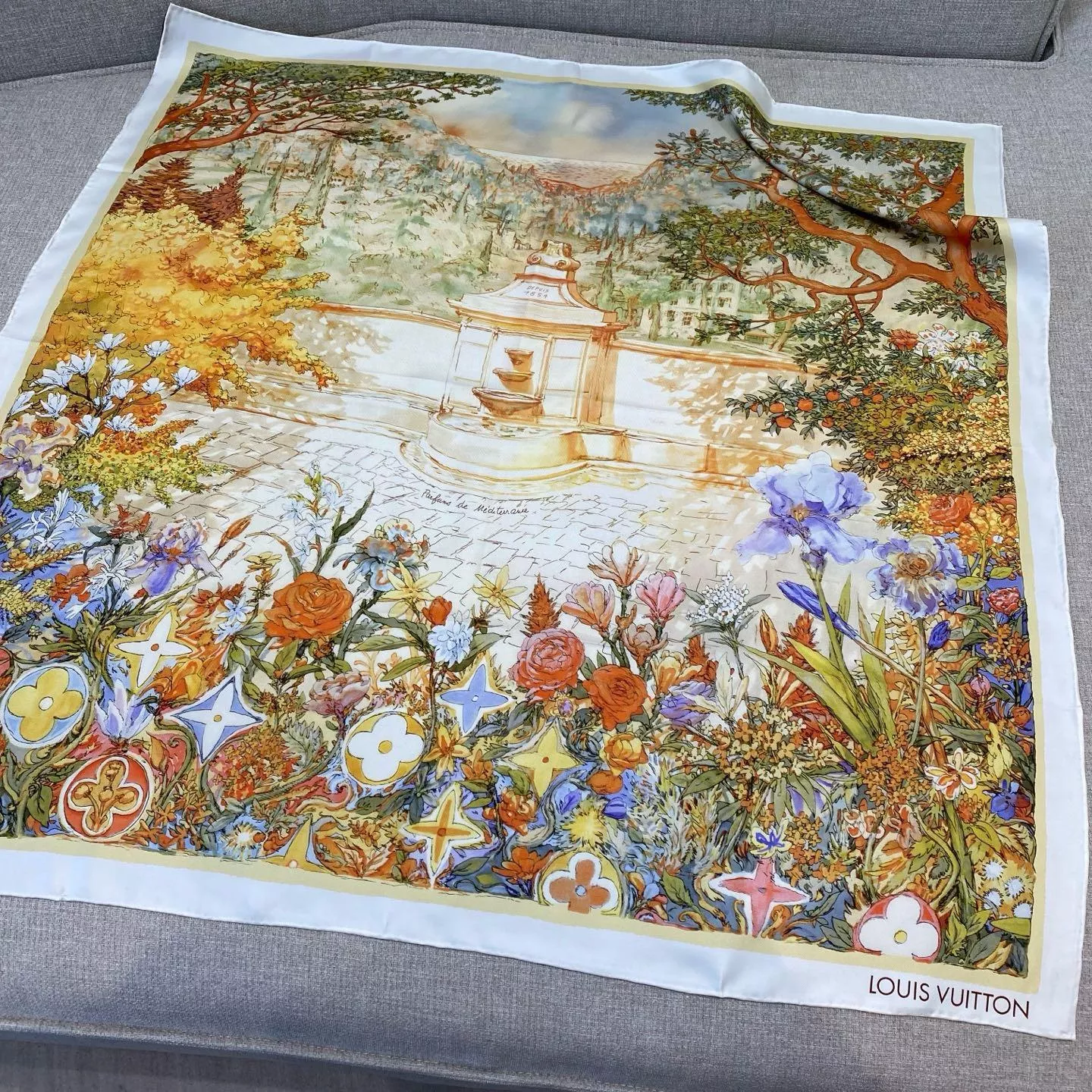 地中海花卉真絲90方巾｜桑蠶絲絲巾｜90×90cm