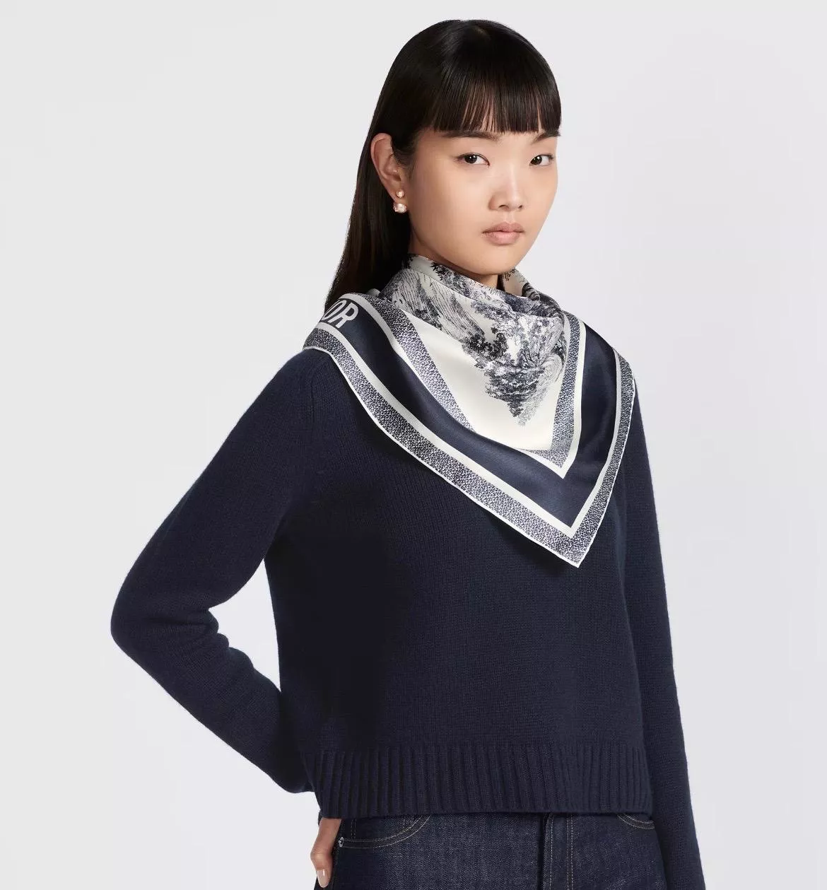 茹伊叢林手繪真絲方巾｜海軍藍印花絲巾｜90×90cm