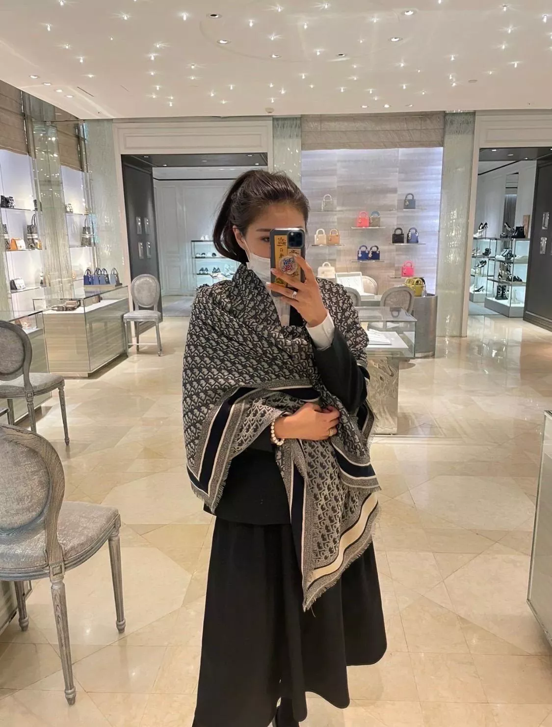 書籤字母印花混紡披肩｜海軍藍圍巾｜140×140cm