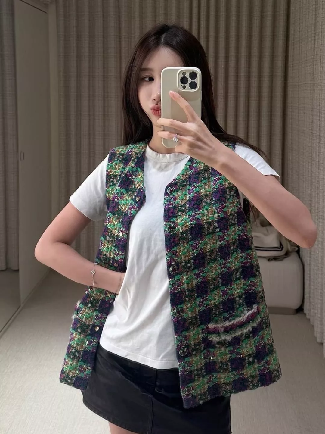 CHANEL 25N 綠色復古格紋軟呢馬甲｜無袖短版背心外套｜經典金釦設計｜36／38／40