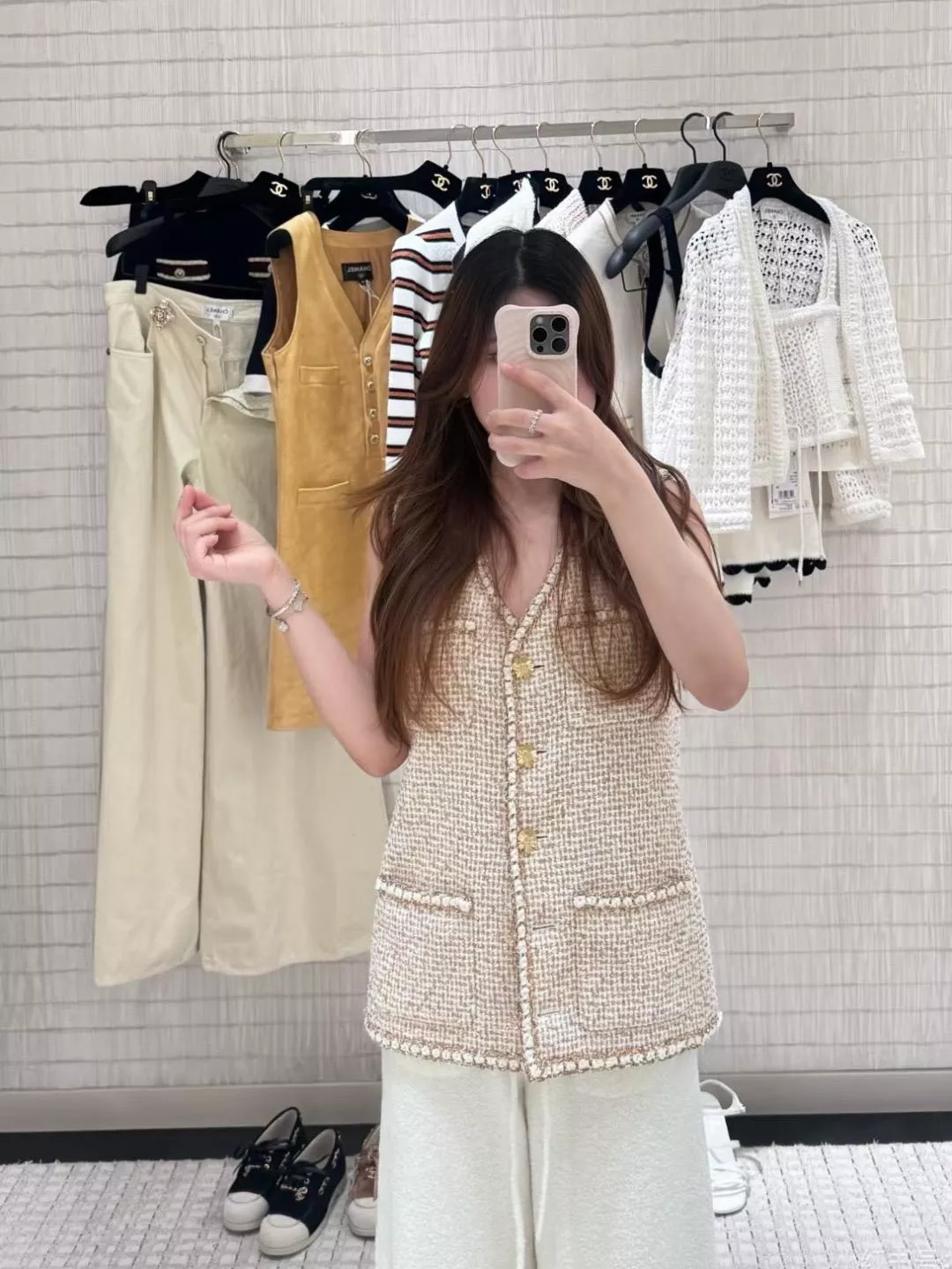 CHANEL 26C 金扣粗花呢無袖馬甲｜V領短版設計｜36／38／40