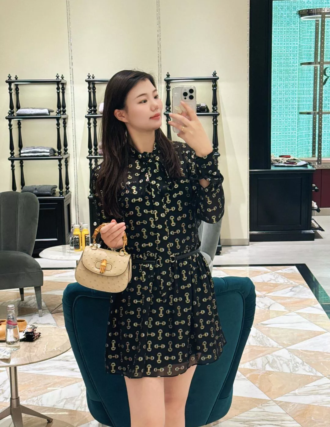 GUCCI 黑金馬術扣印花真絲連衣裙｜絲巾領結收腰腰帶洋裝 36 / 38 / 40 / 42