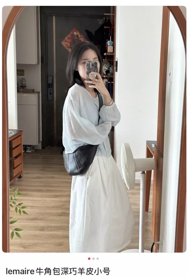 Lemaire 小羊皮 小號牛角包｜深巧克力色・高級日常款 斜挎包