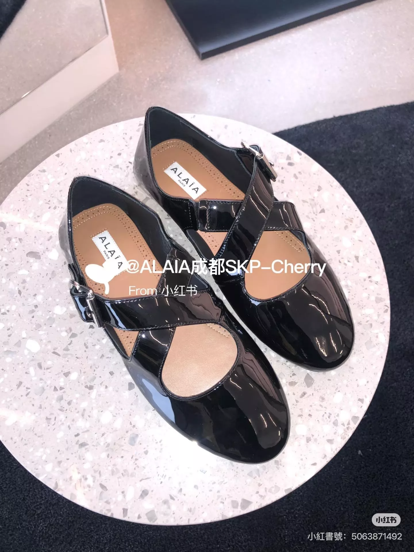 黑色漆皮｜交叉綁帶漆皮芭蕾平底鞋｜光澤牛皮芭蕾鞋 女35–41