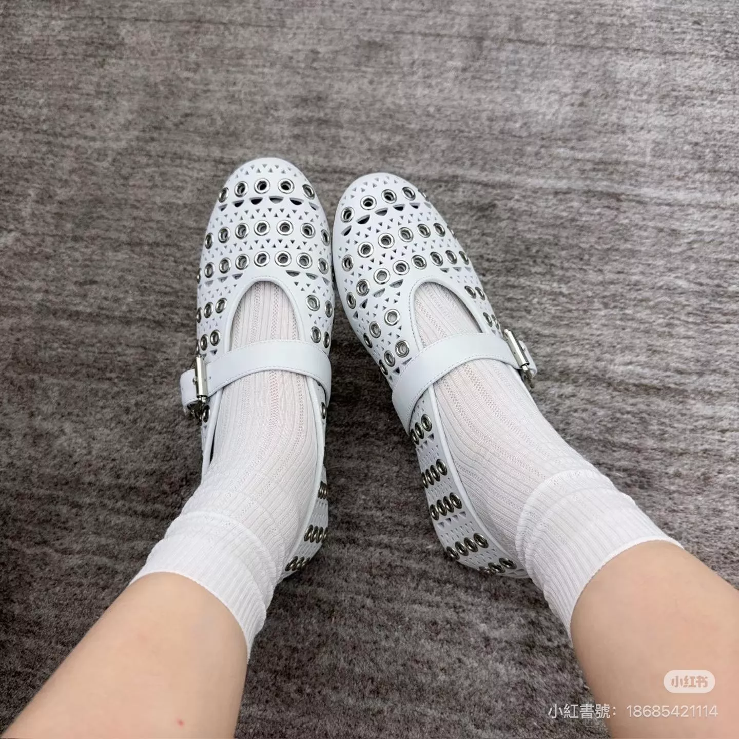 一字帶鏤空雕花金屬芭蕾平底鞋｜小牛皮雕花芭蕾鞋 女35–41