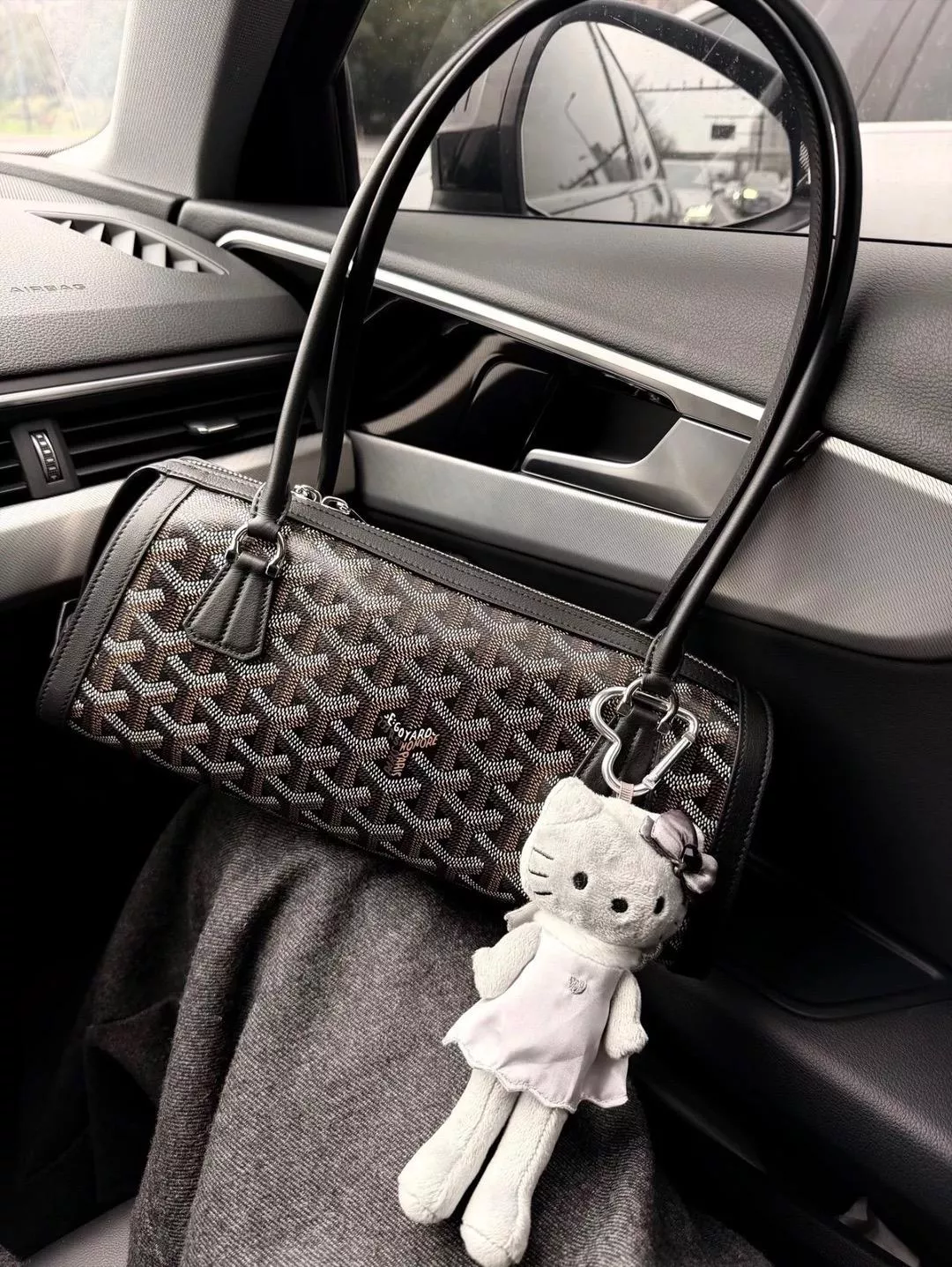 黑色｜Bonbonniere Bag 圓筒法棍包｜復古腋下包